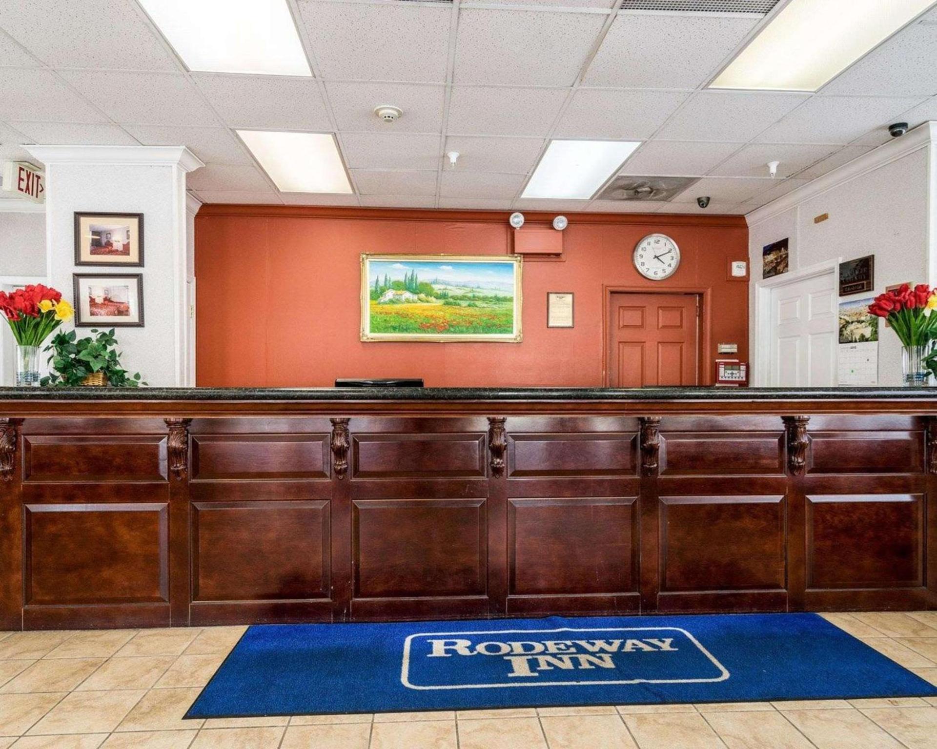 Rodeway Inn University photo 5