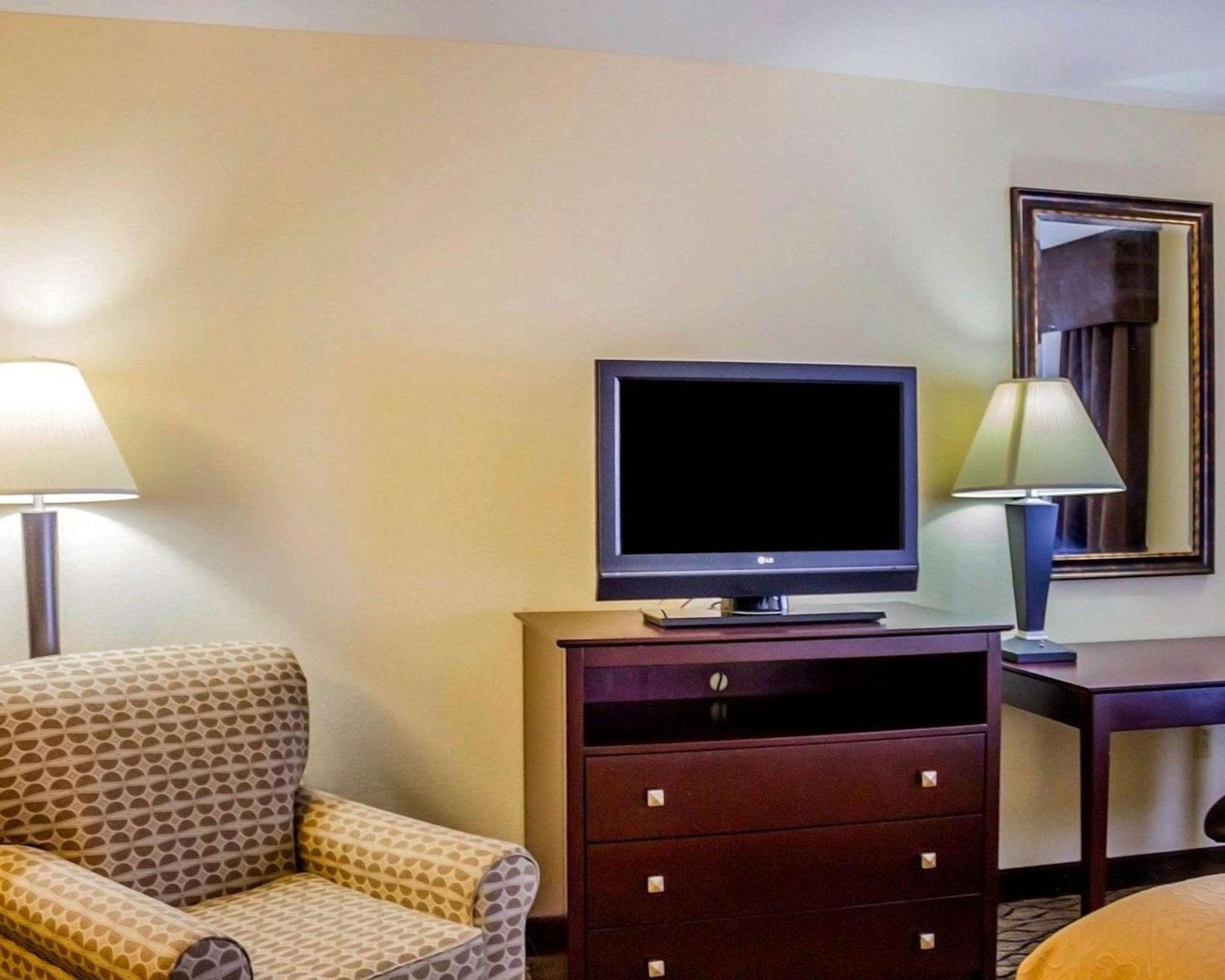 Quality Inn Waterbury East photo 6