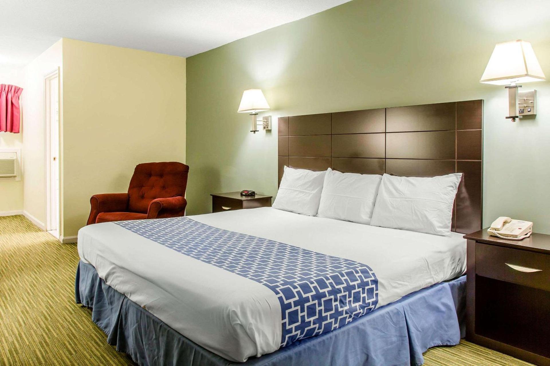 Rodeway Inn Groton - New London photo 4