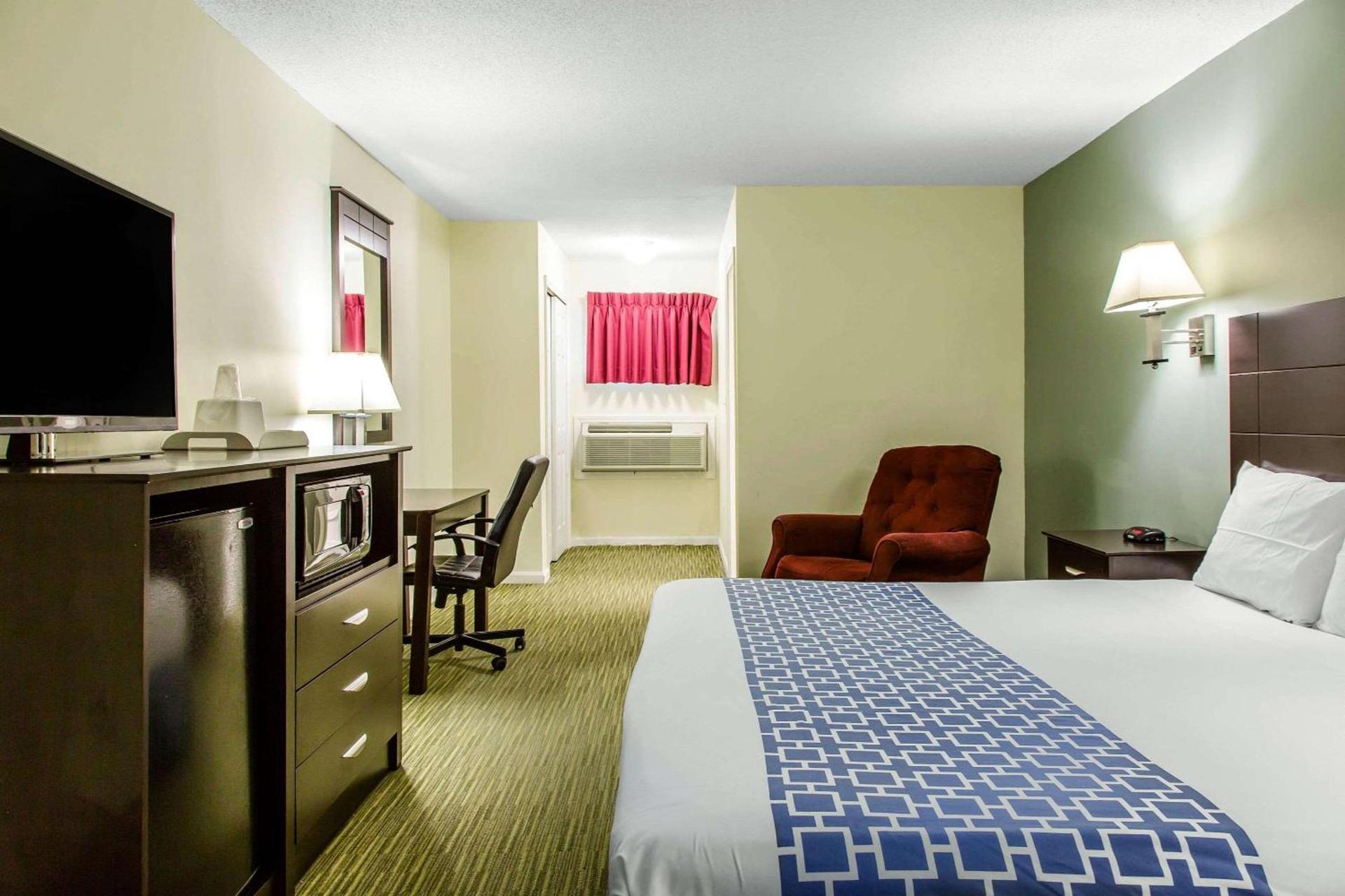 Rodeway Inn Groton - New London photo 3