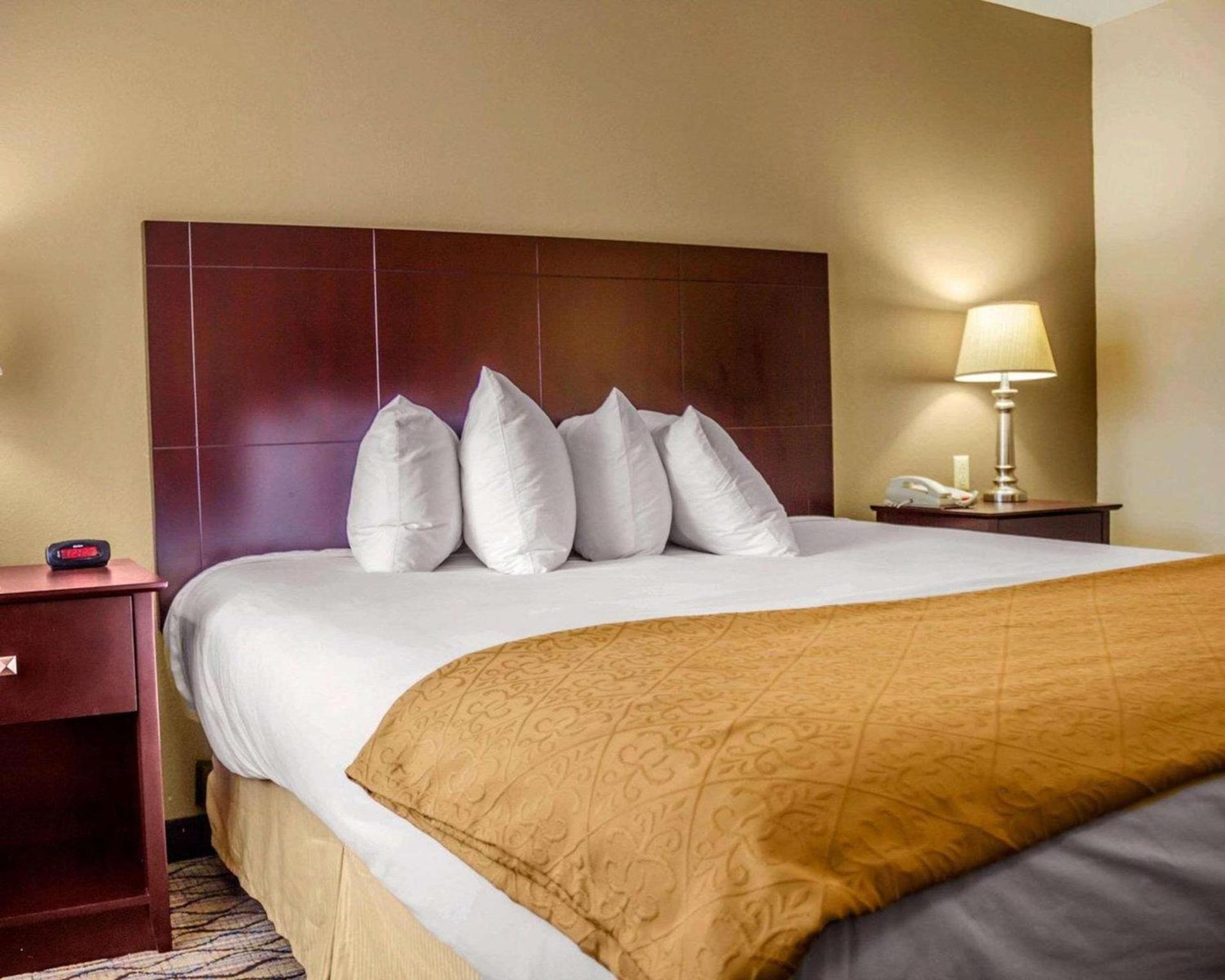 Quality Inn Waterbury East photo 11