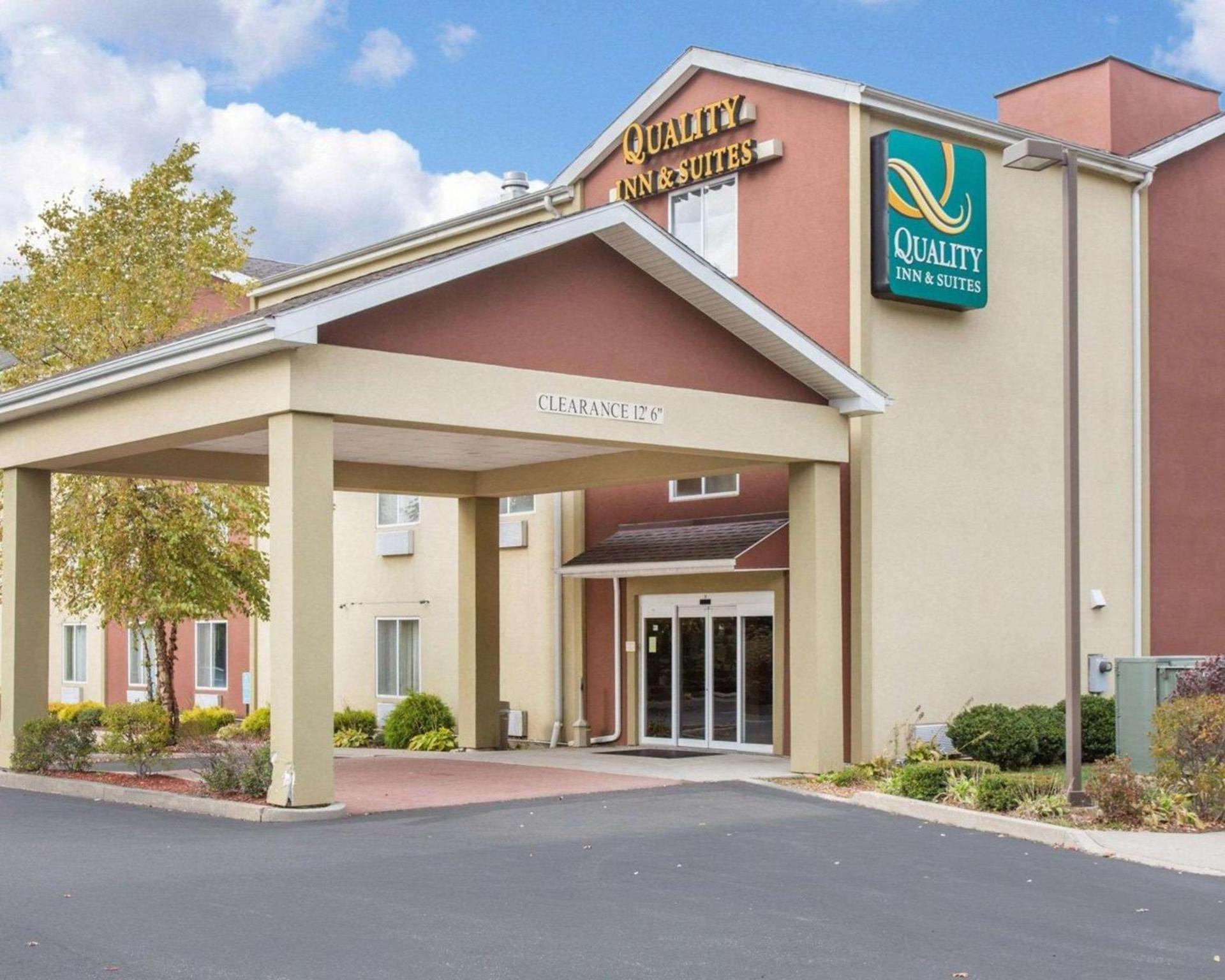 Quality Inn & Suites photo 17