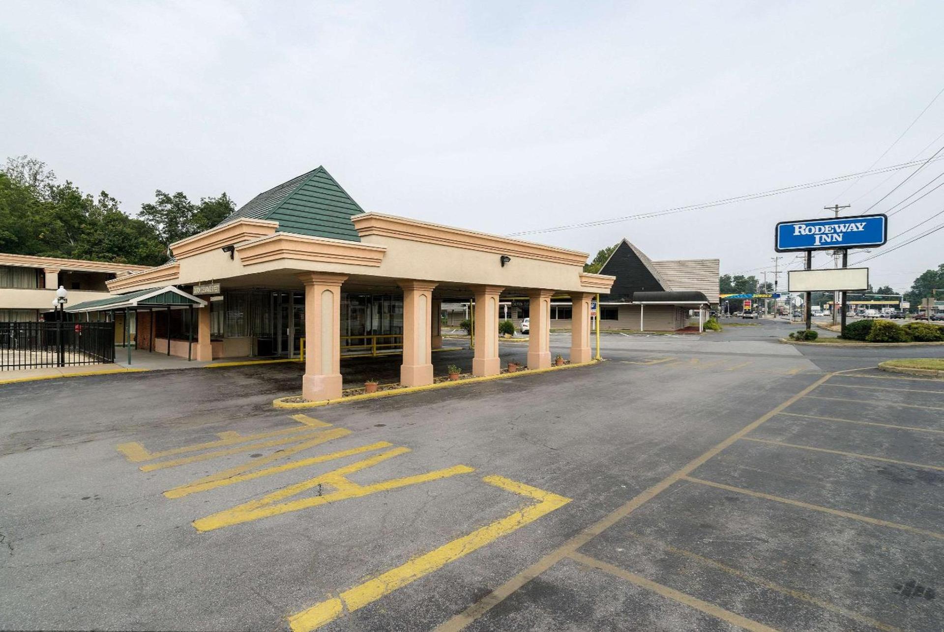 Rodeway Inn University photo 3