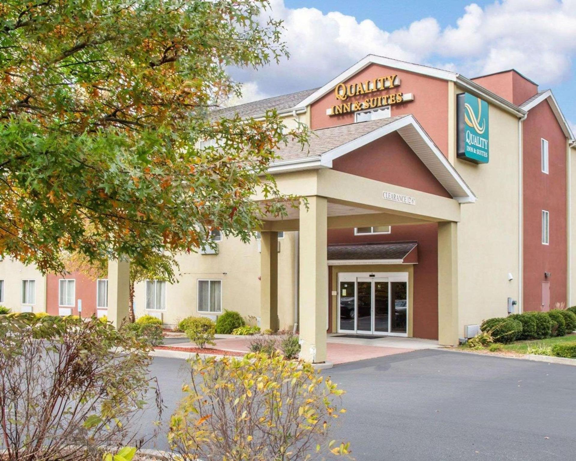 Quality Inn & Suites photo 1