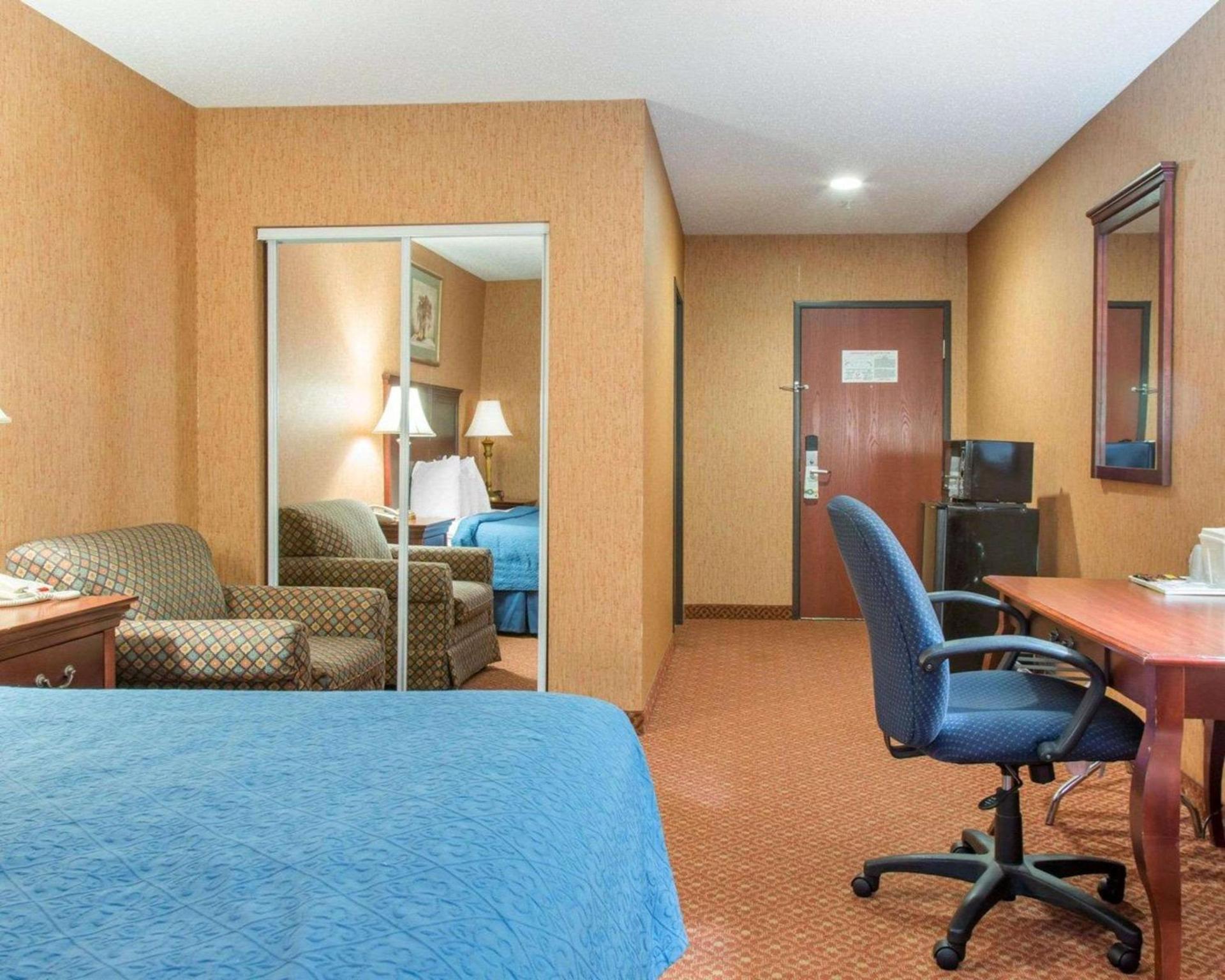 Quality Inn & Suites photo 22