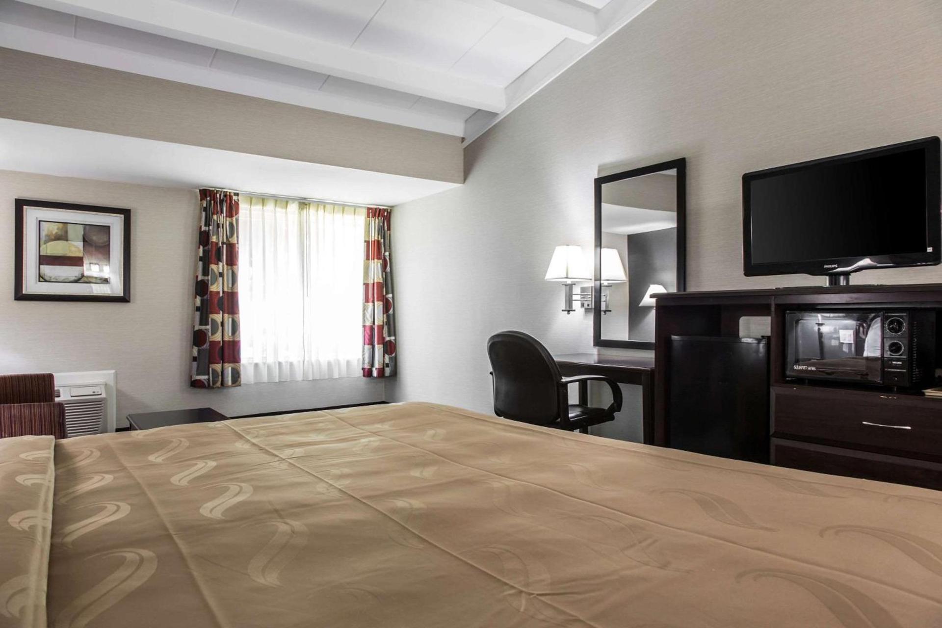Quality Inn & Suites Danbury near University photo 11