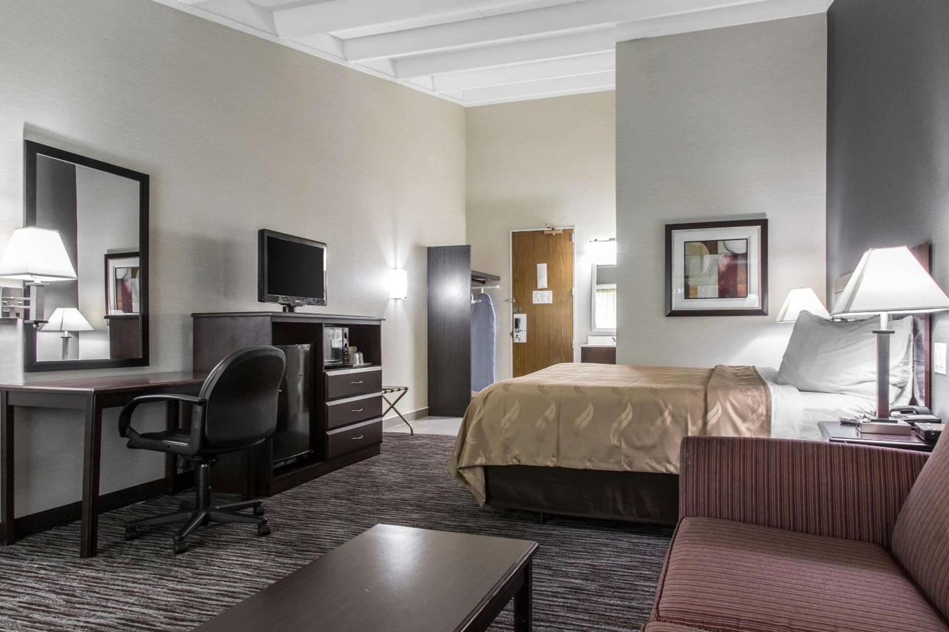 Quality Inn & Suites Danbury near University photo 9