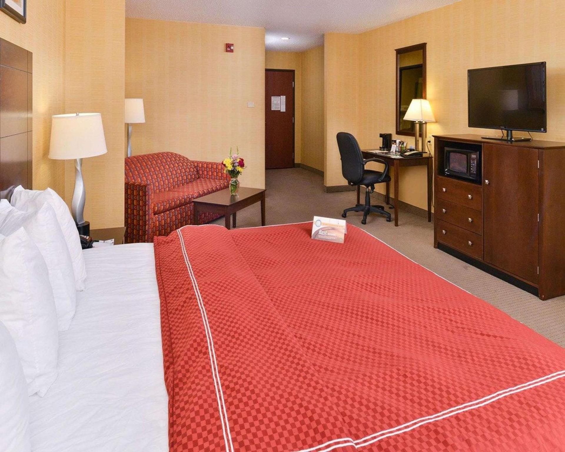 Quality Suites Stratford photo 11