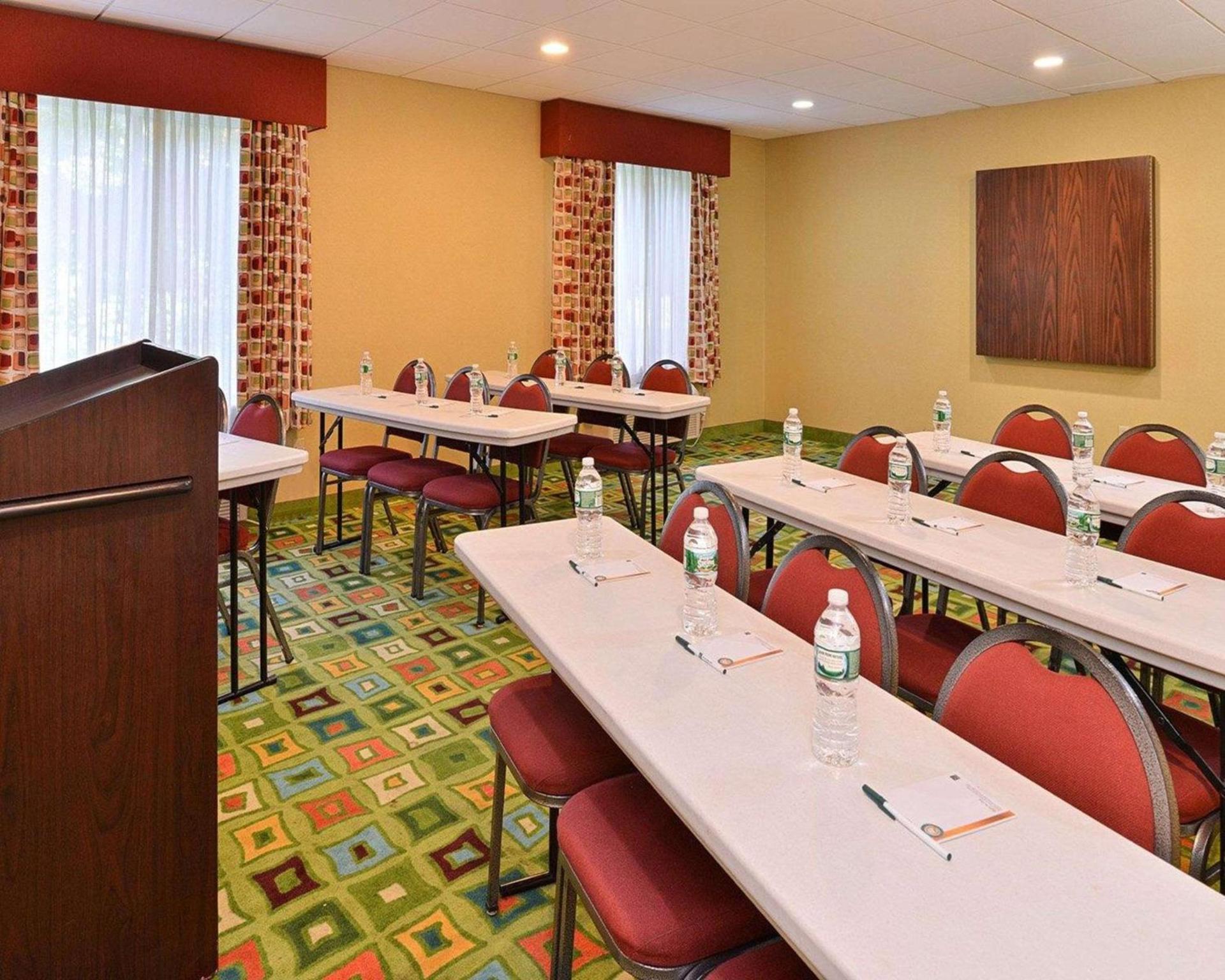Quality Suites Stratford photo 25