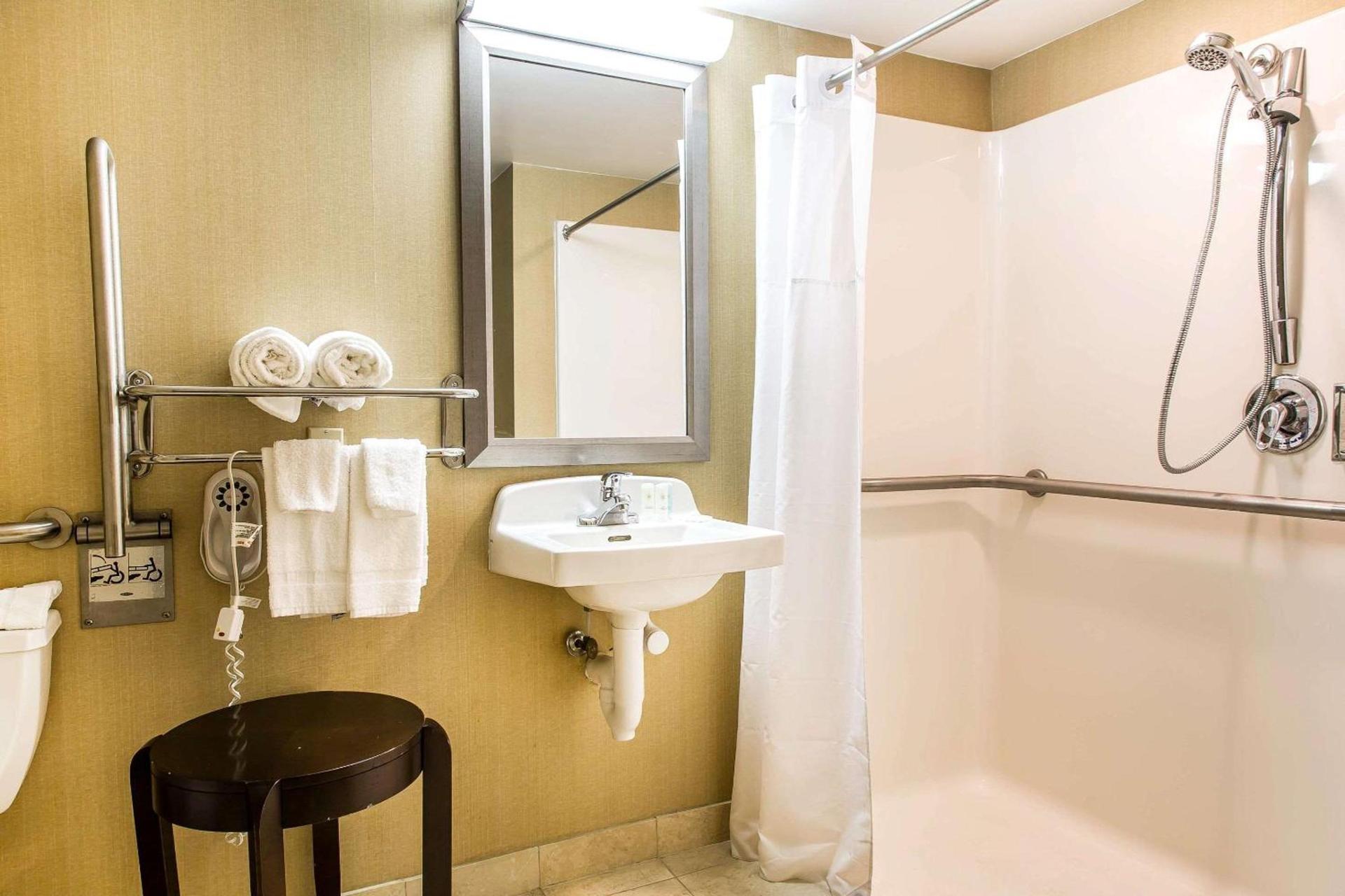 Comfort Inn & Suites Meriden East photo 38