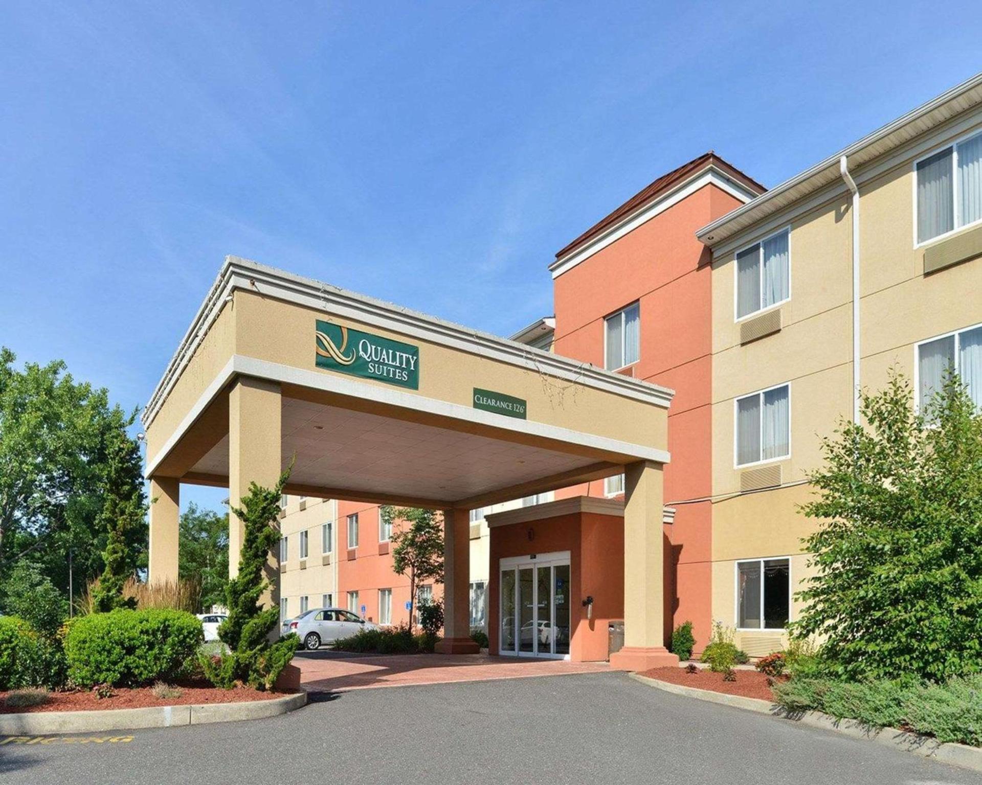 Quality Suites Stratford photo 1