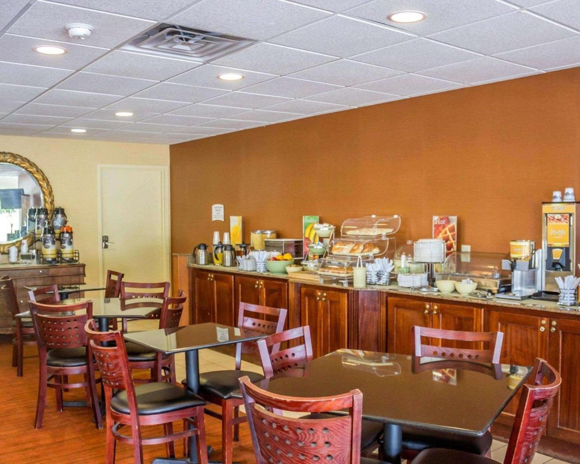 Quality Inn Waterbury East photo 15