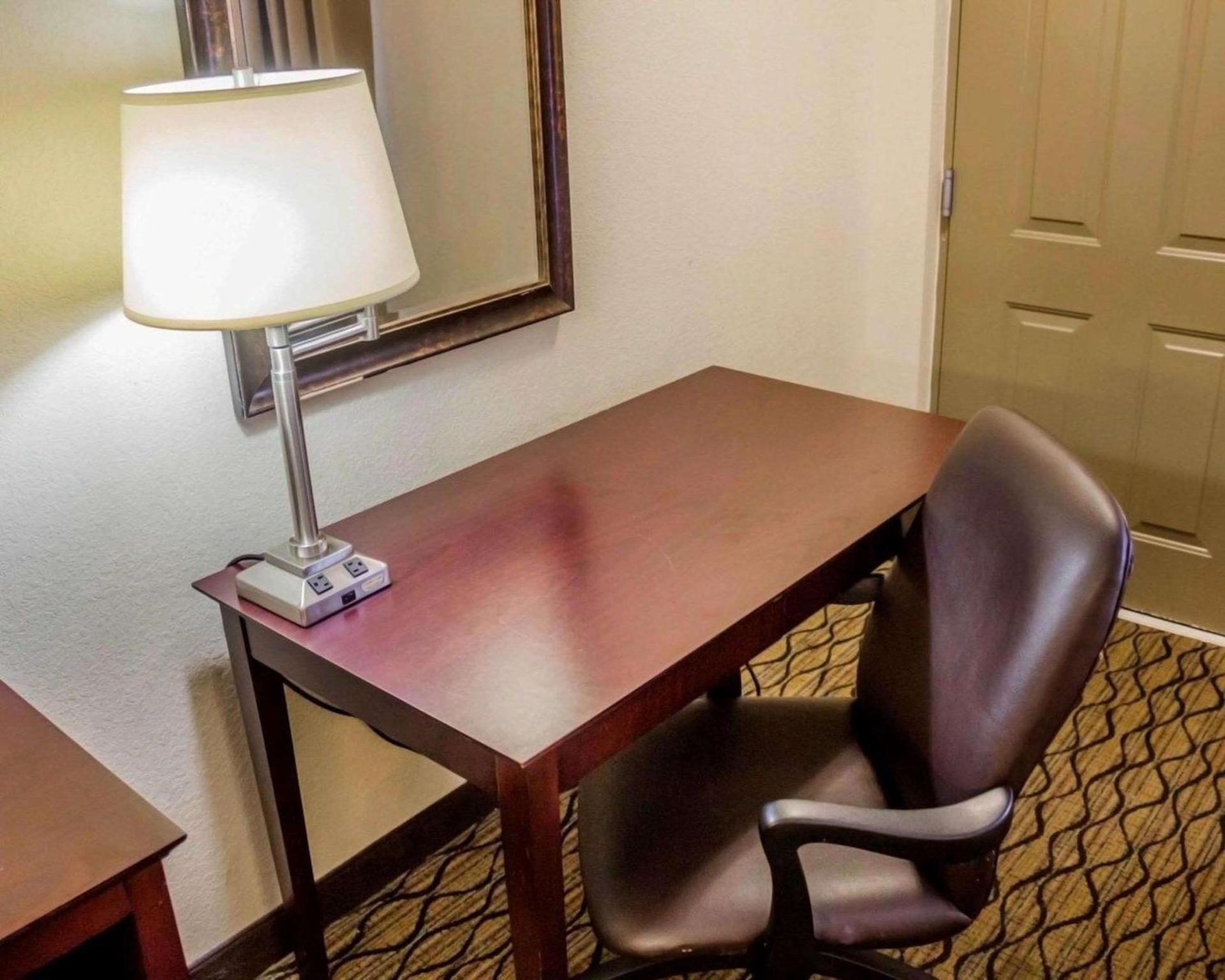 Quality Inn Waterbury East photo 16