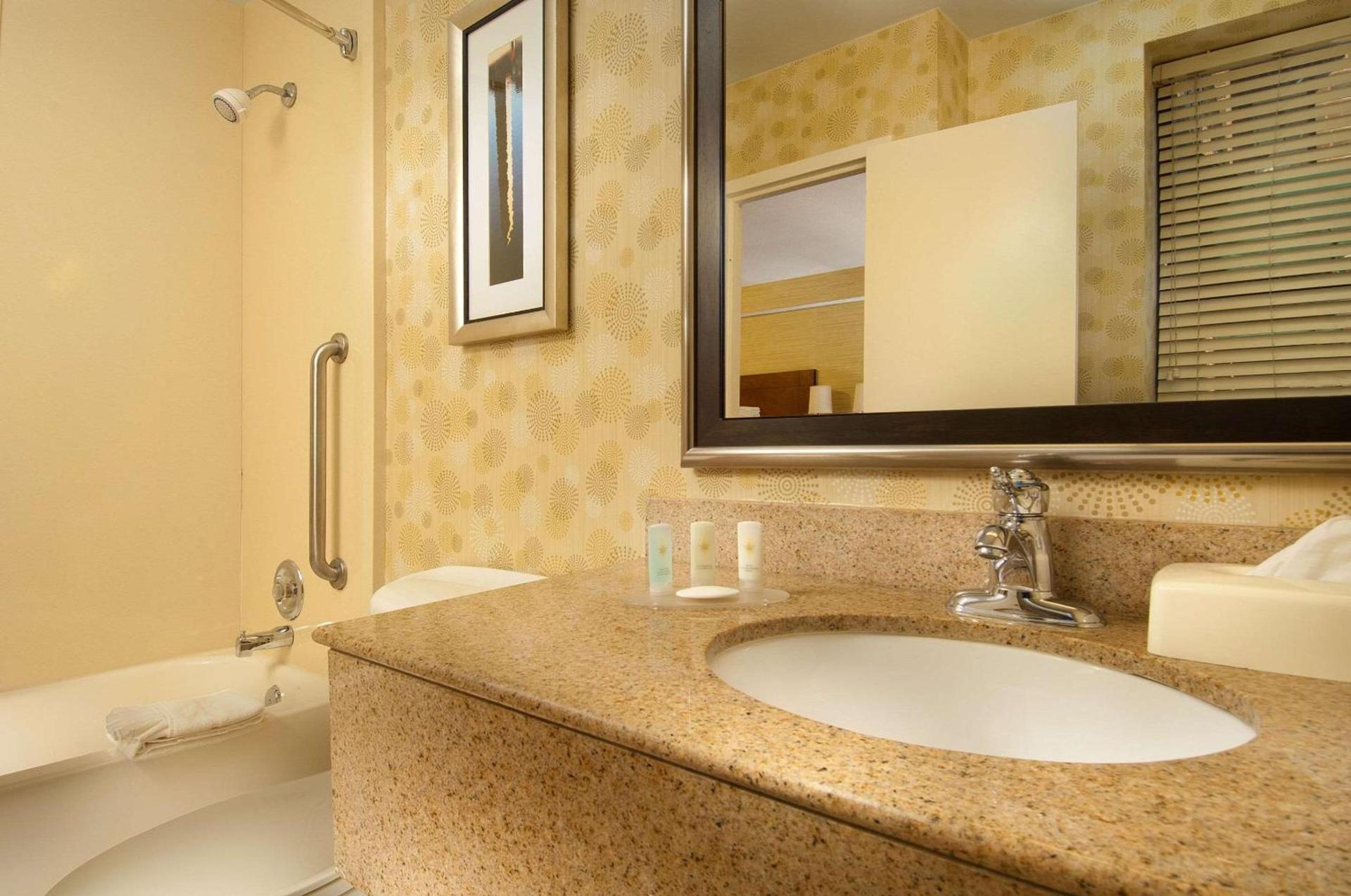 Comfort Inn Downtown DC-Convention Center photo 5