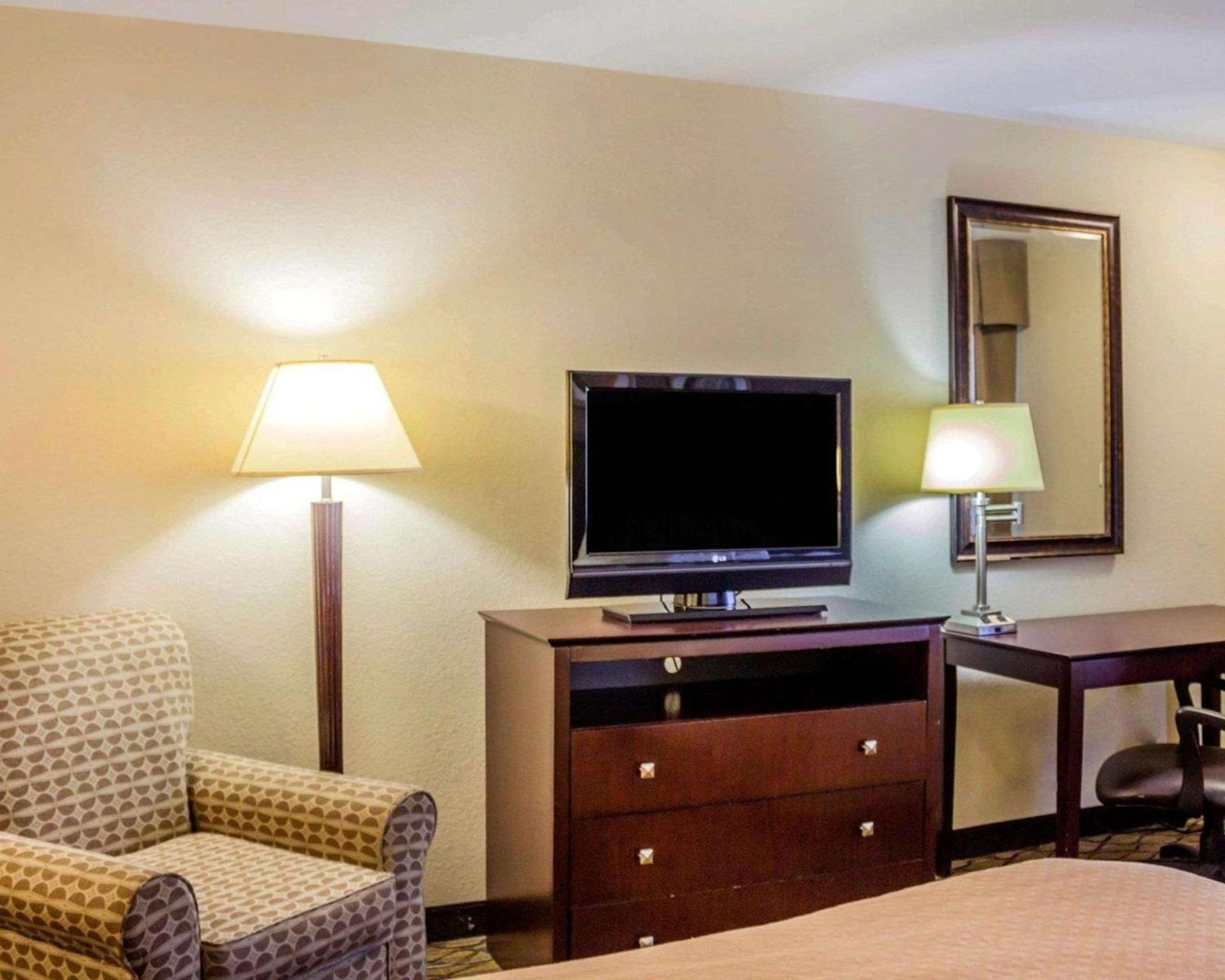 Quality Inn Waterbury East photo 23