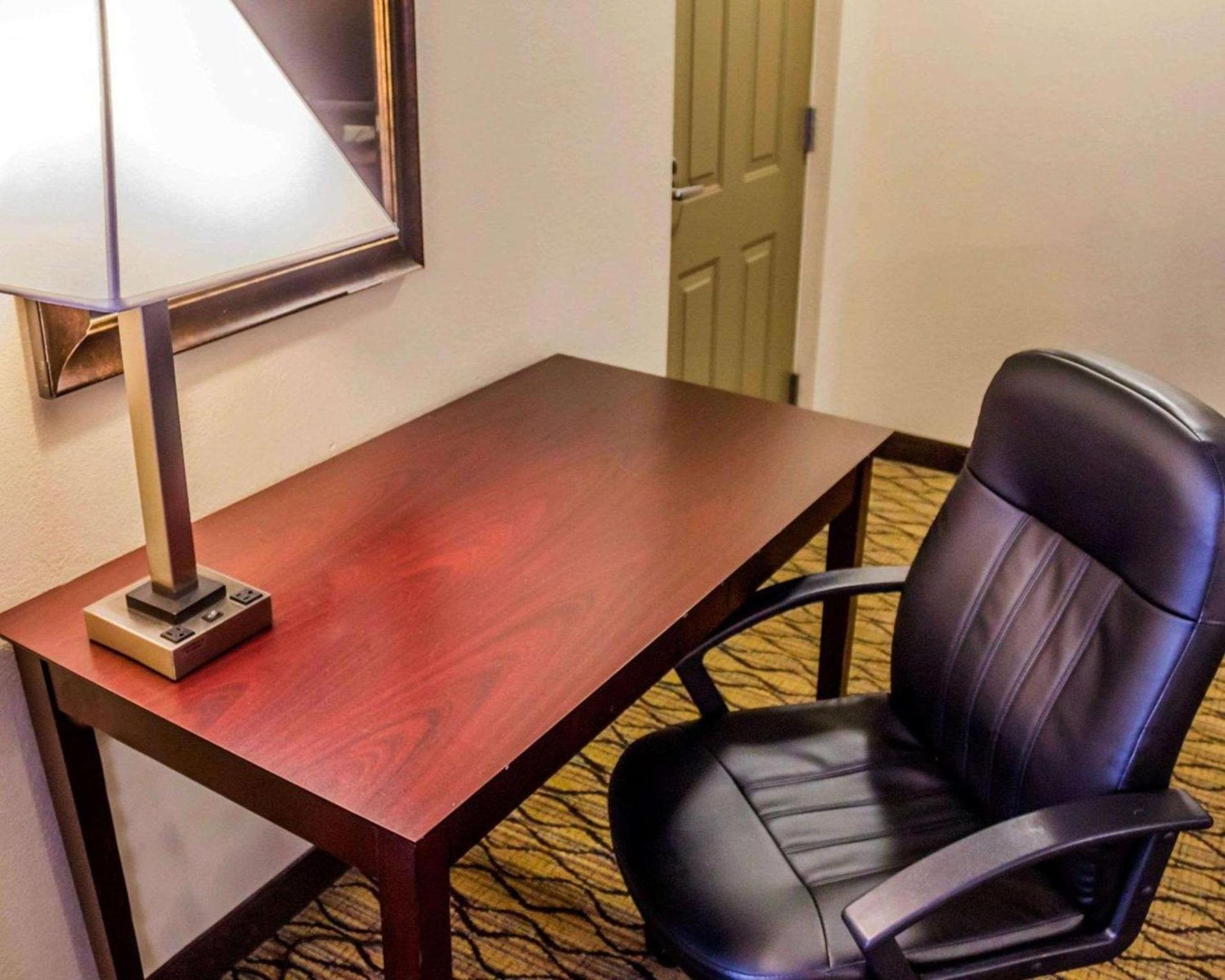 Quality Inn Waterbury East photo 26