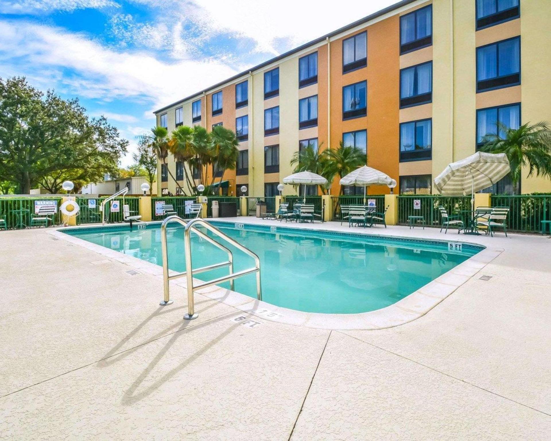 Comfort Suites Tampa - Brandon photo 18