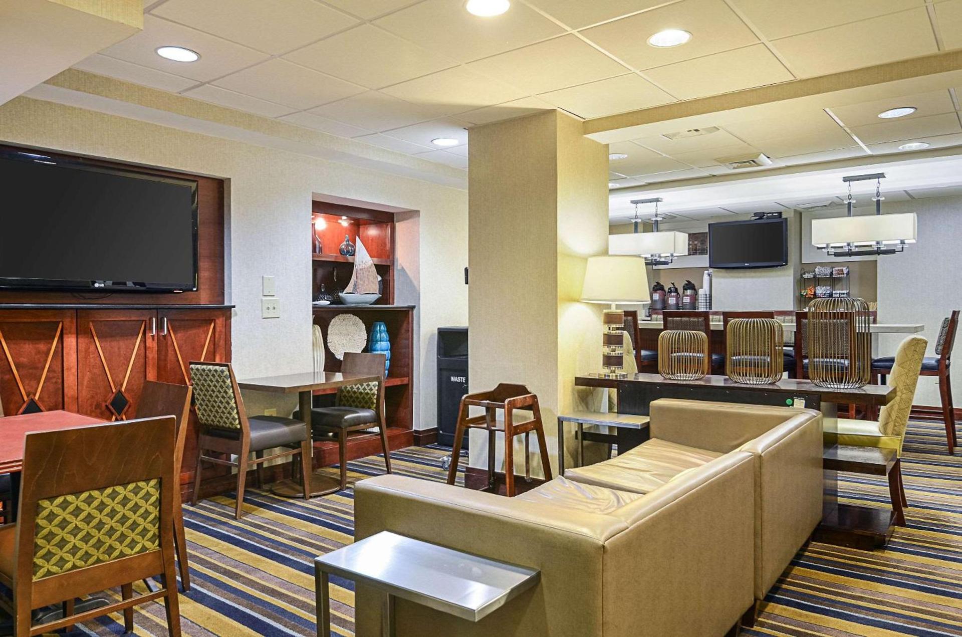 Comfort Inn Downtown DC-Convention Center photo 12