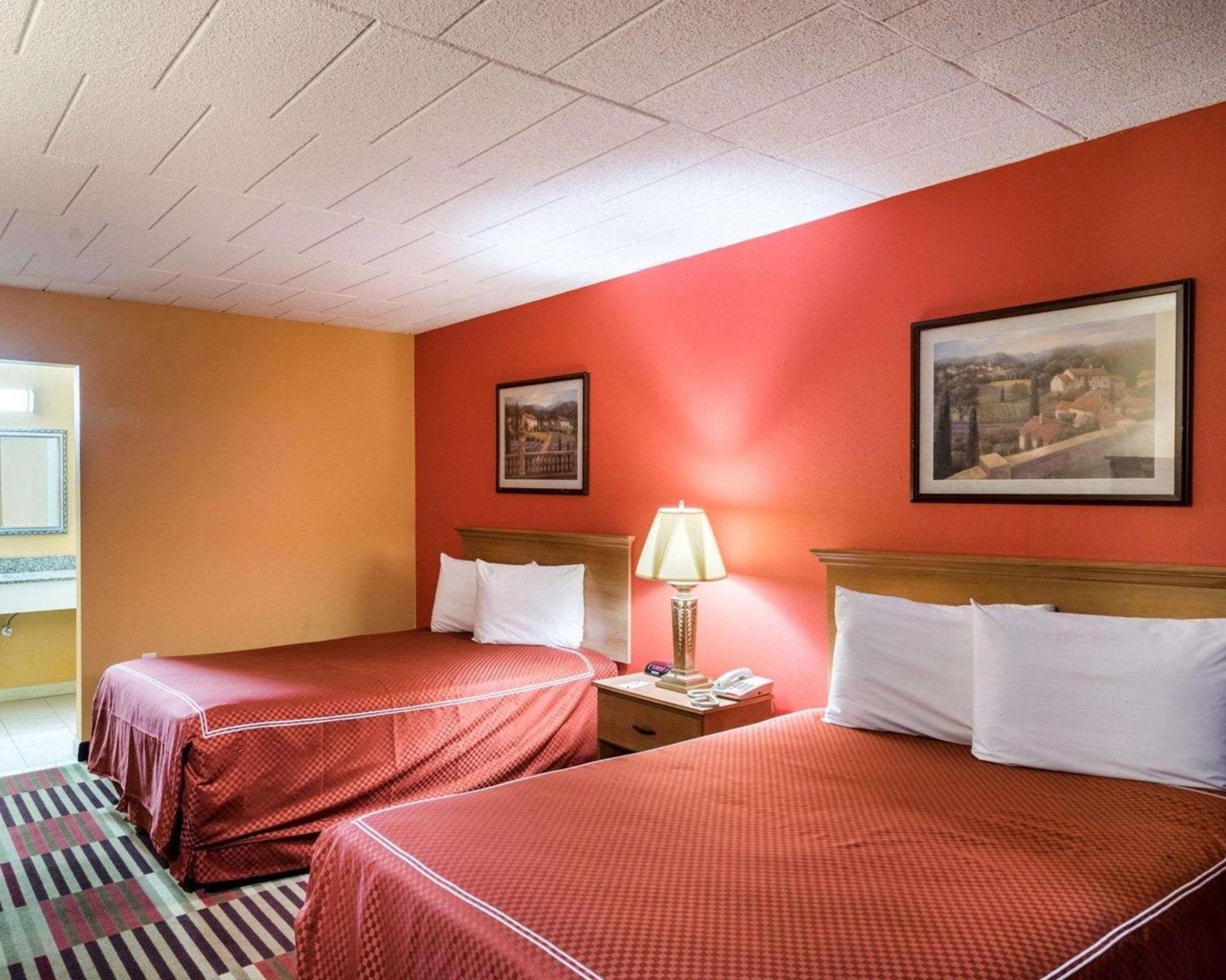 Rodeway Inn University photo 17