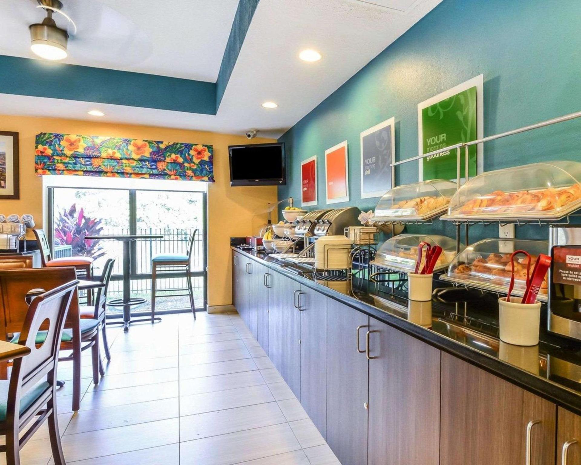 Comfort Suites Tampa - Brandon photo 11