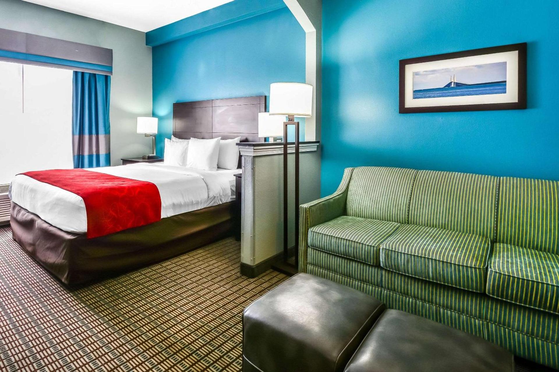 Comfort Suites Tampa - Brandon photo 3