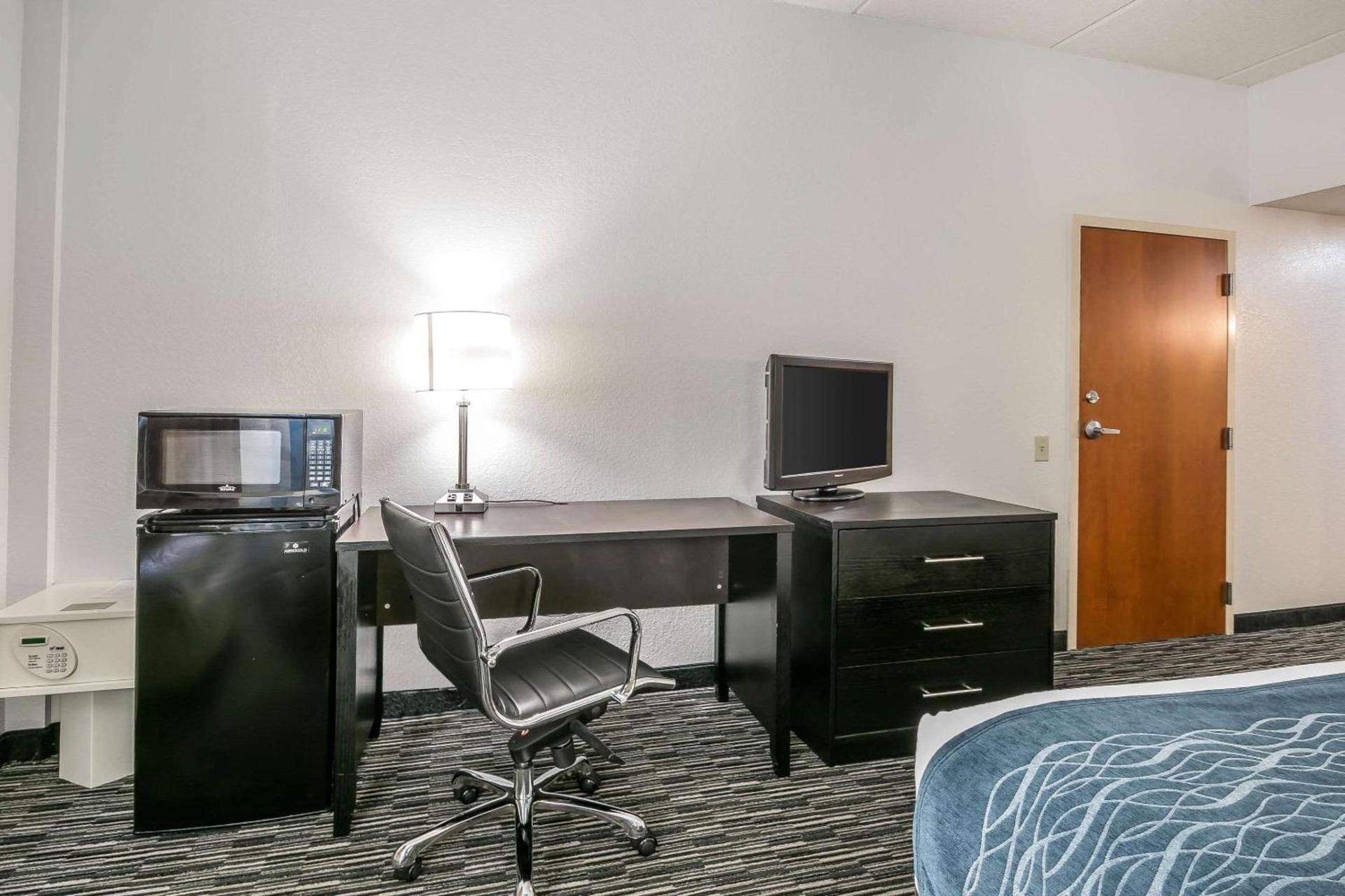 Comfort Inn University photo 9