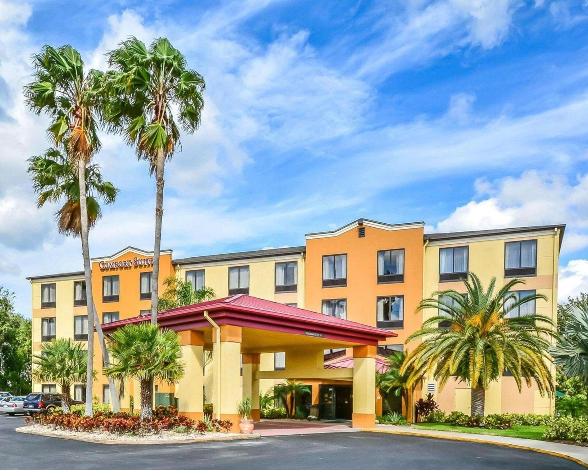 Comfort Suites Tampa - Brandon photo 1