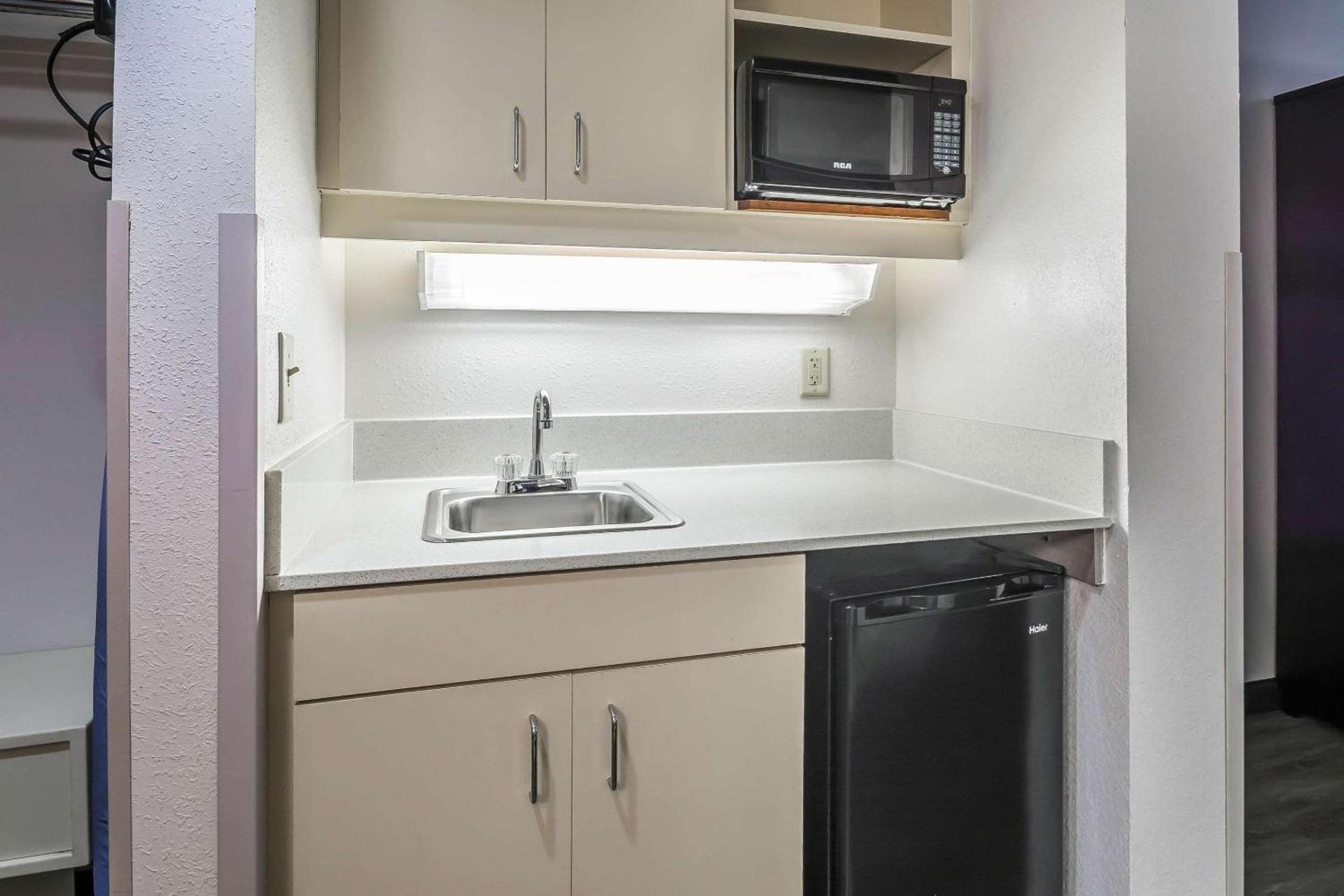 Comfort Inn University photo 6