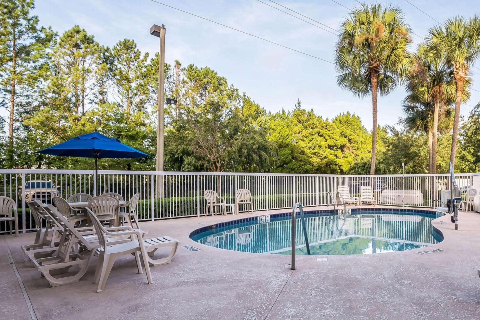 Comfort Inn University photo 17