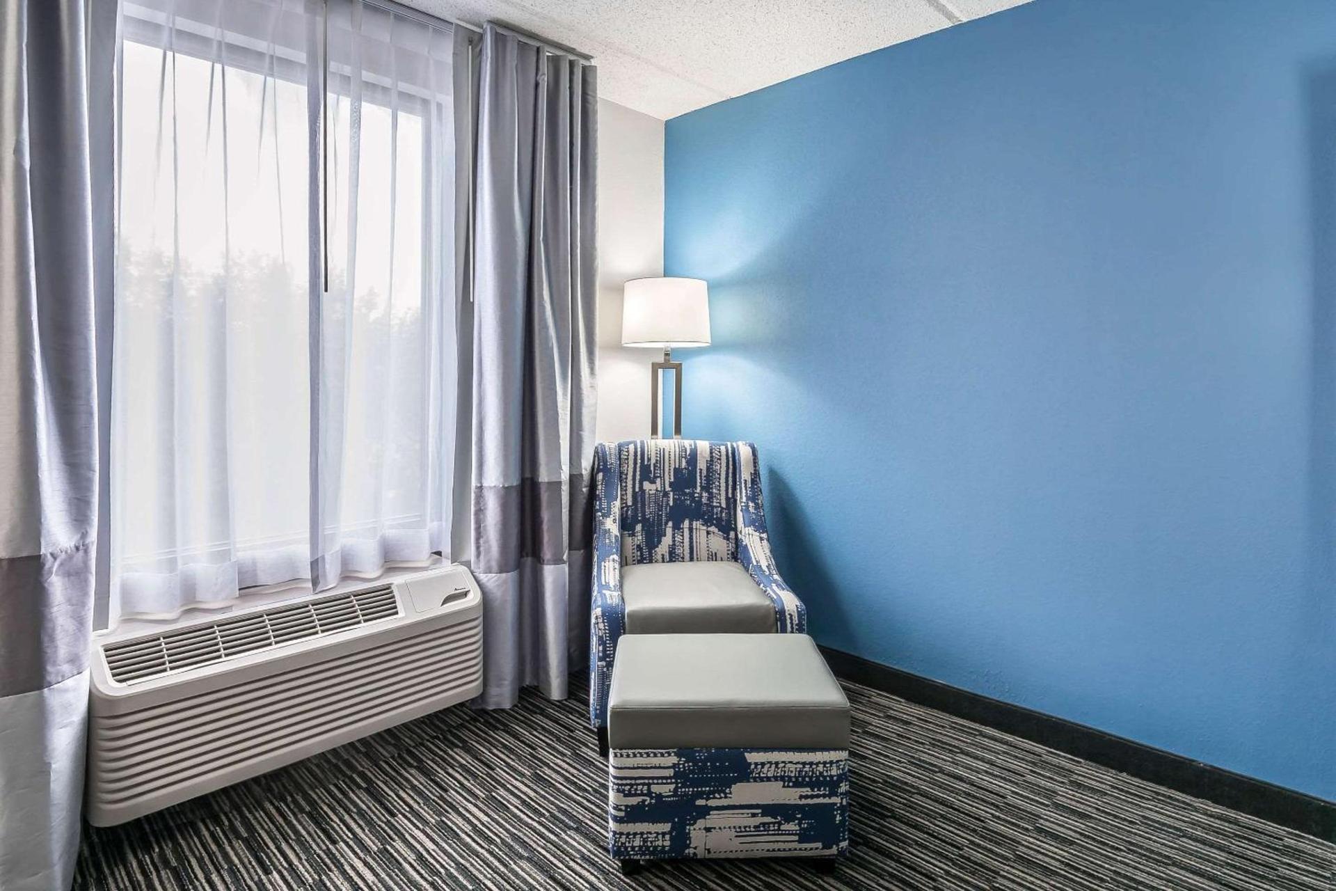 Comfort Inn University photo 18