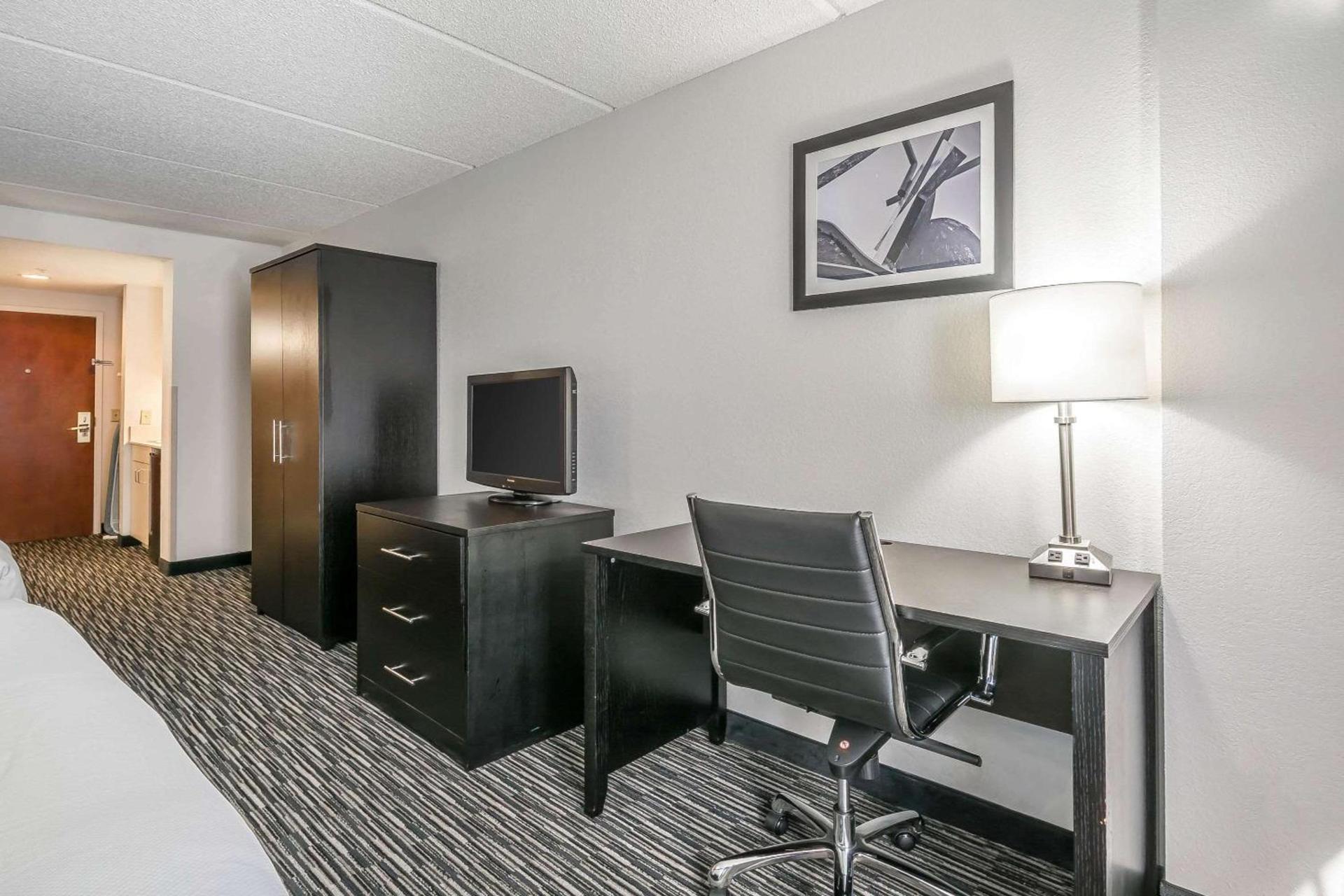 Comfort Inn University photo 20