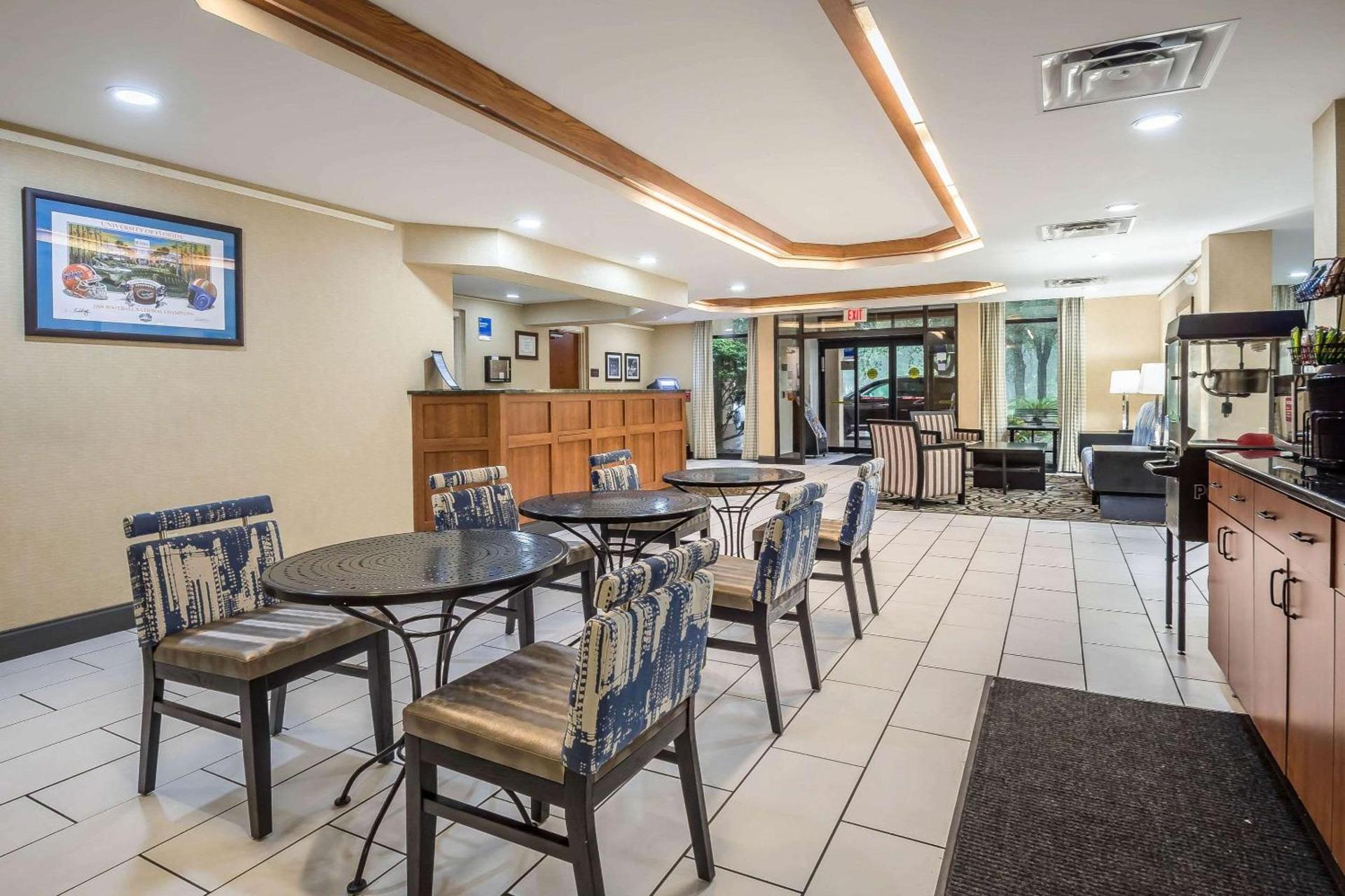 Comfort Inn University photo 22