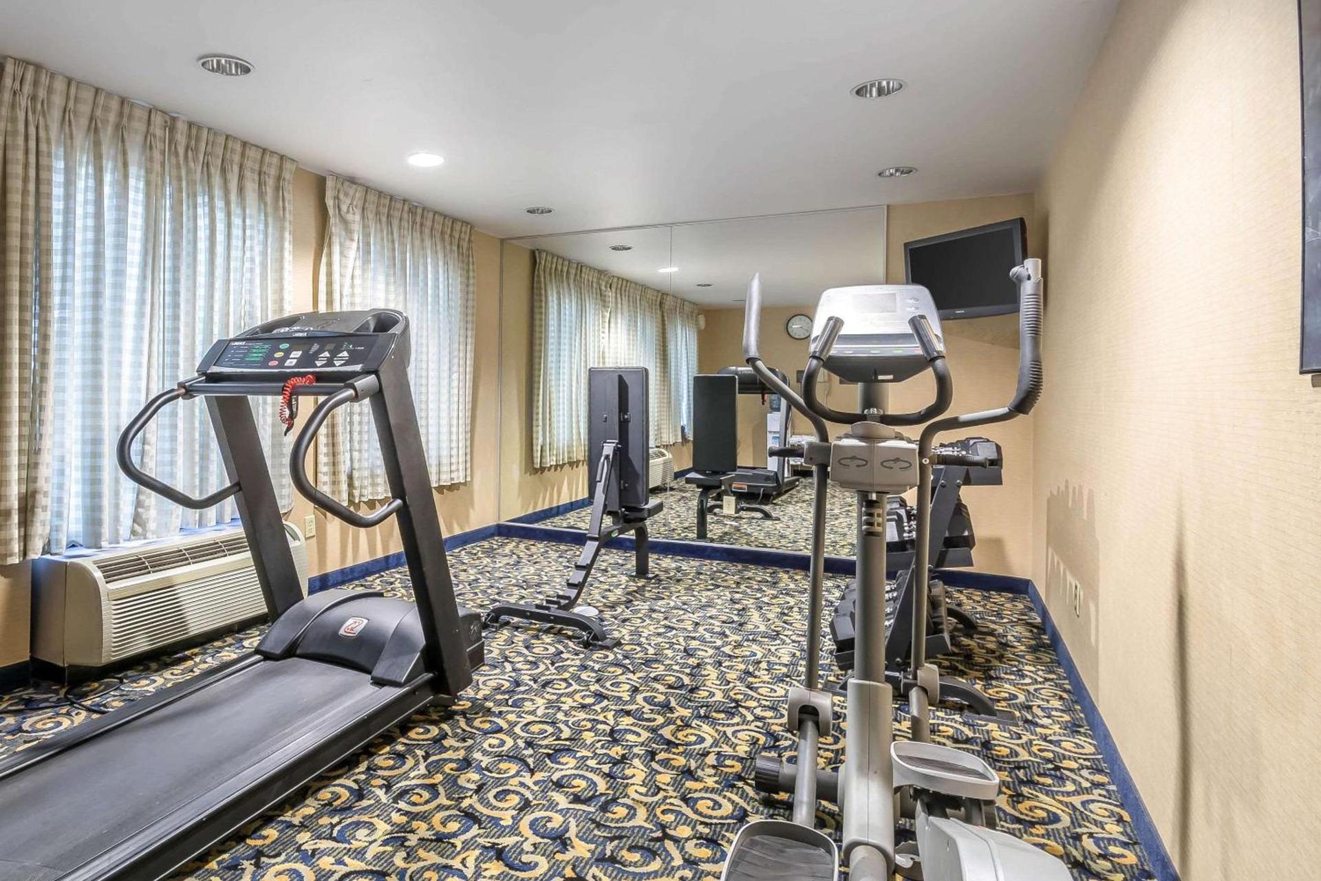 Comfort Inn University photo 25