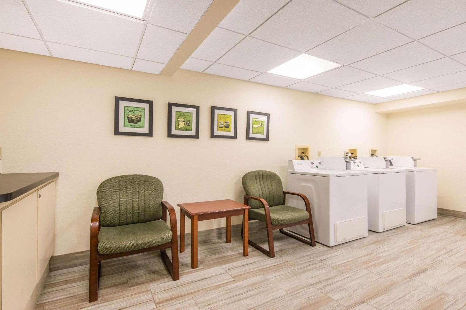 Quality Inn & Suites Tarpon Springs South photo 39