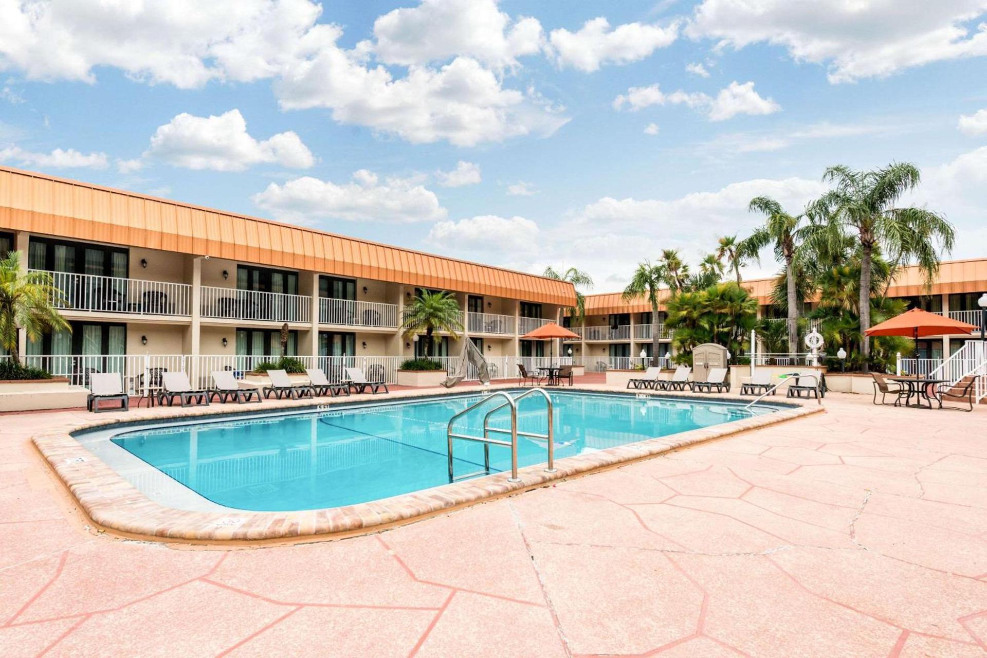 Quality Inn & Suites Tarpon Springs South photo 31