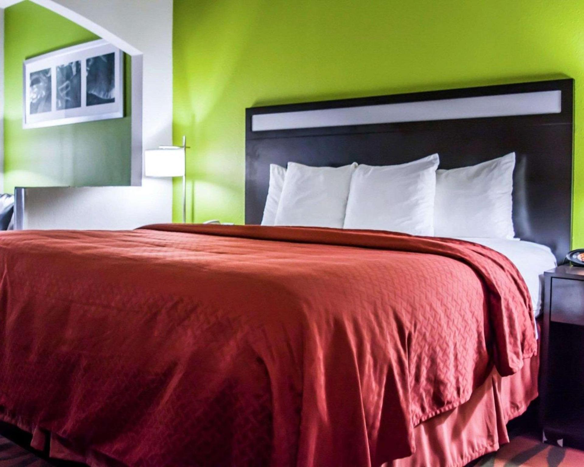 Quality Suites Fort Myers I-75 photo 15