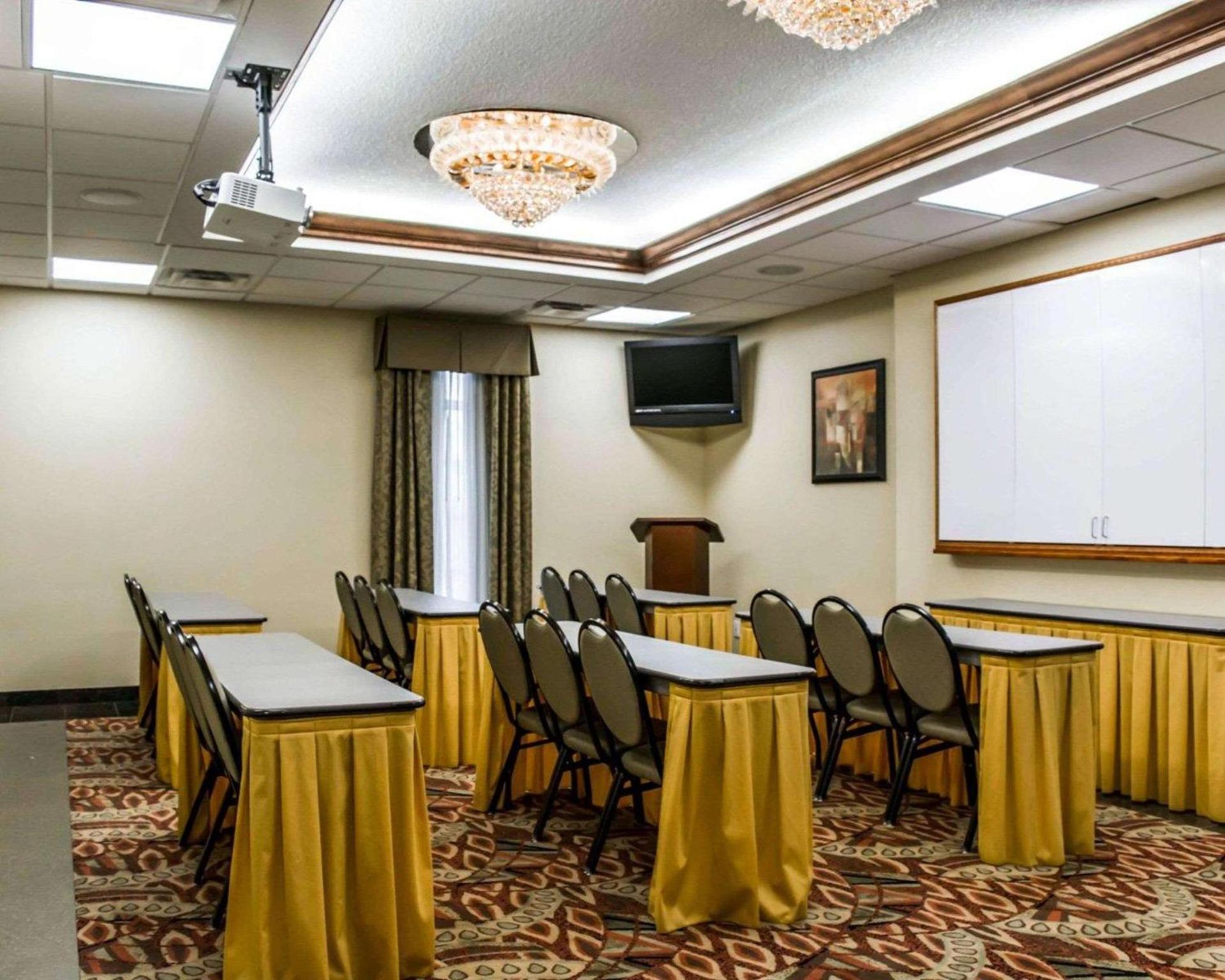 Quality Inn Tampa Airport - Cruise Port photo 18