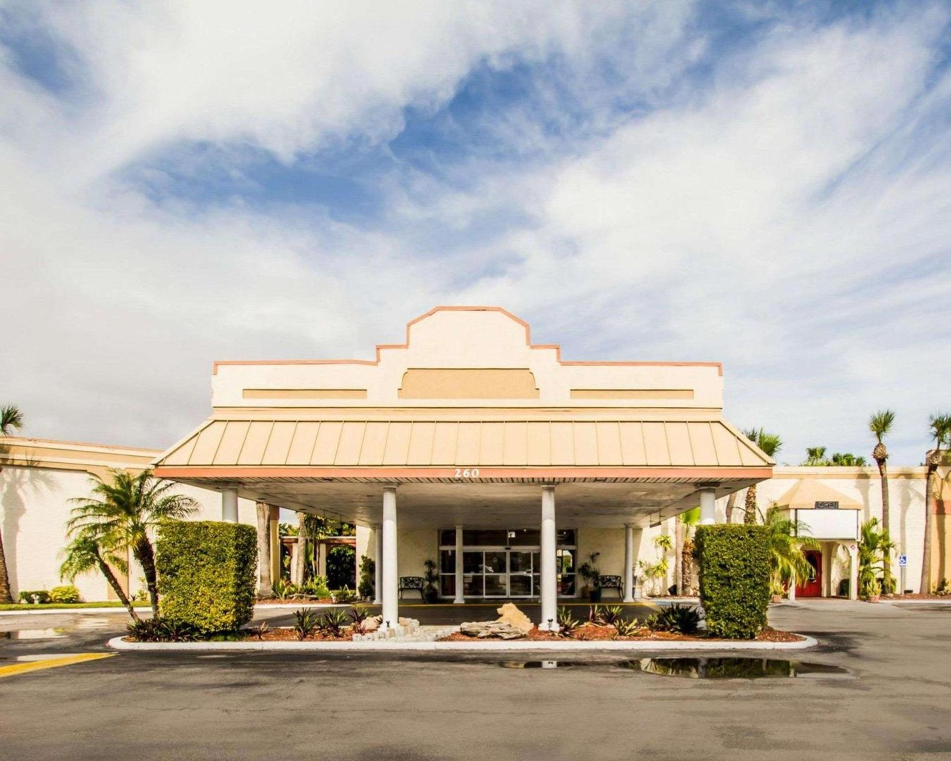 ISLAND HOTEL of Space Coast photo 13