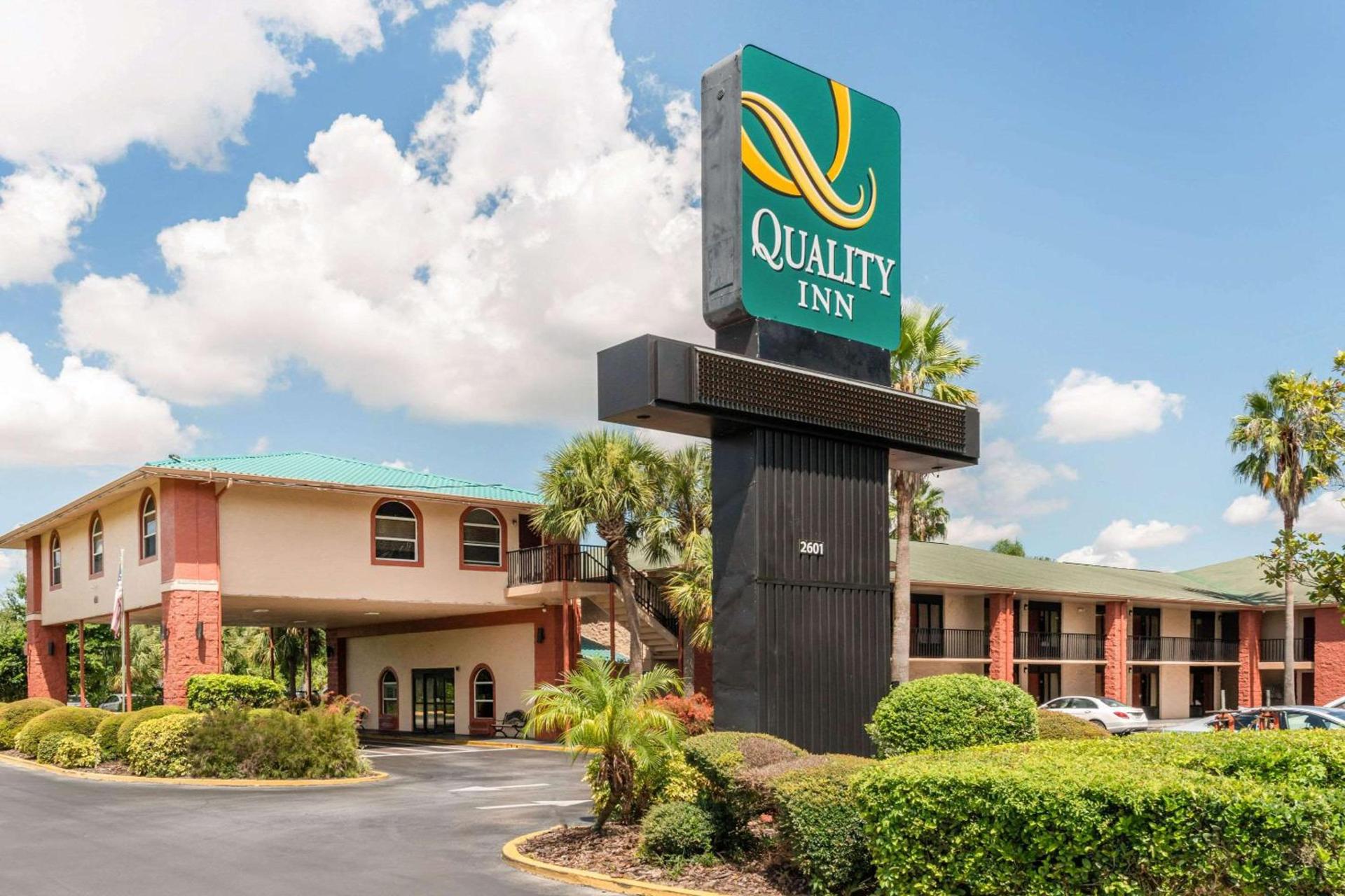 Quality Inn & Suites Orlando Airport photo 1