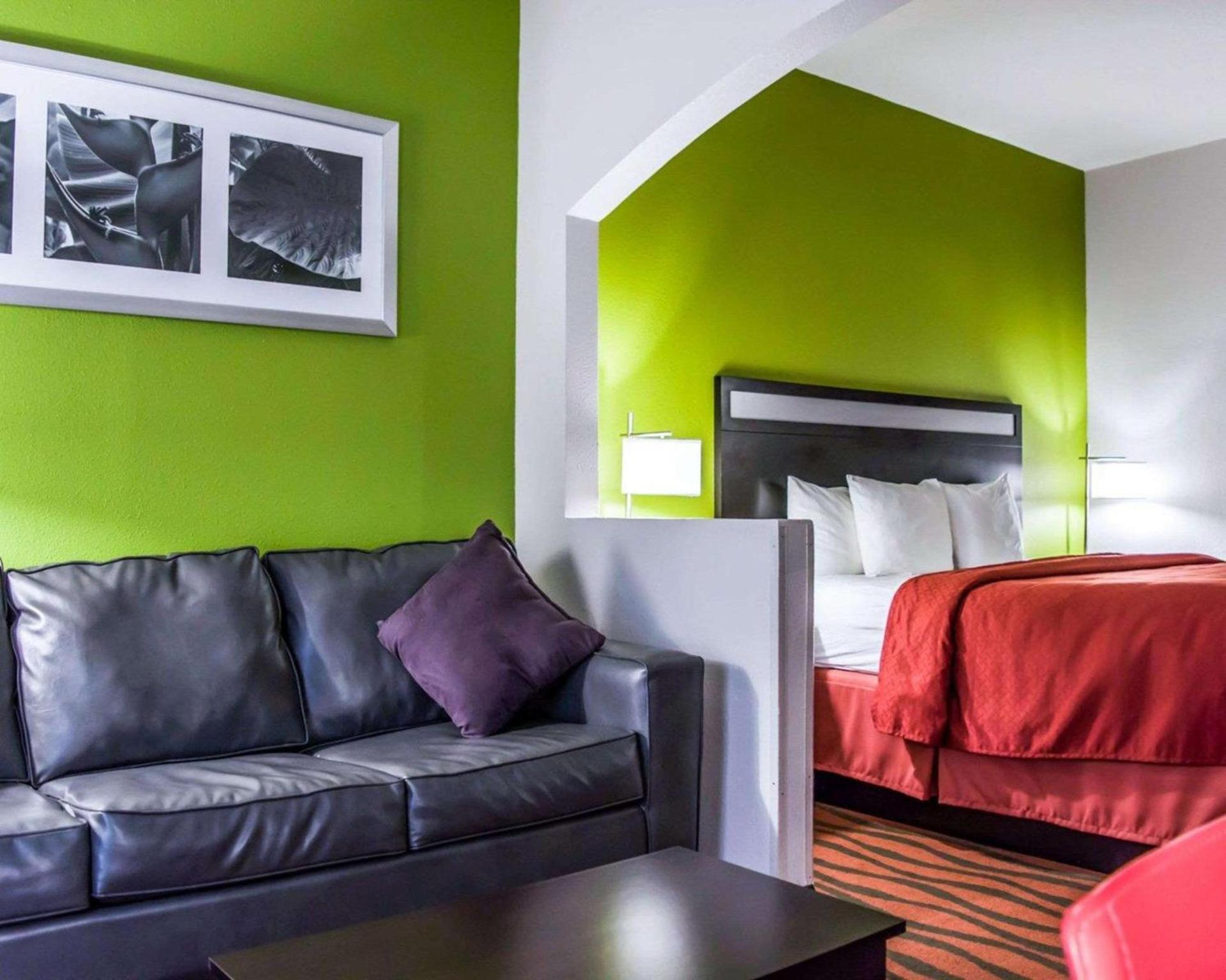 Quality Suites Fort Myers I-75 photo 14