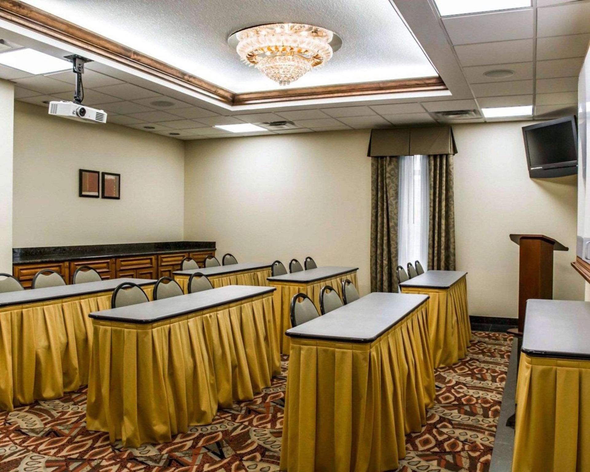 Quality Inn Tampa Airport - Cruise Port photo 16