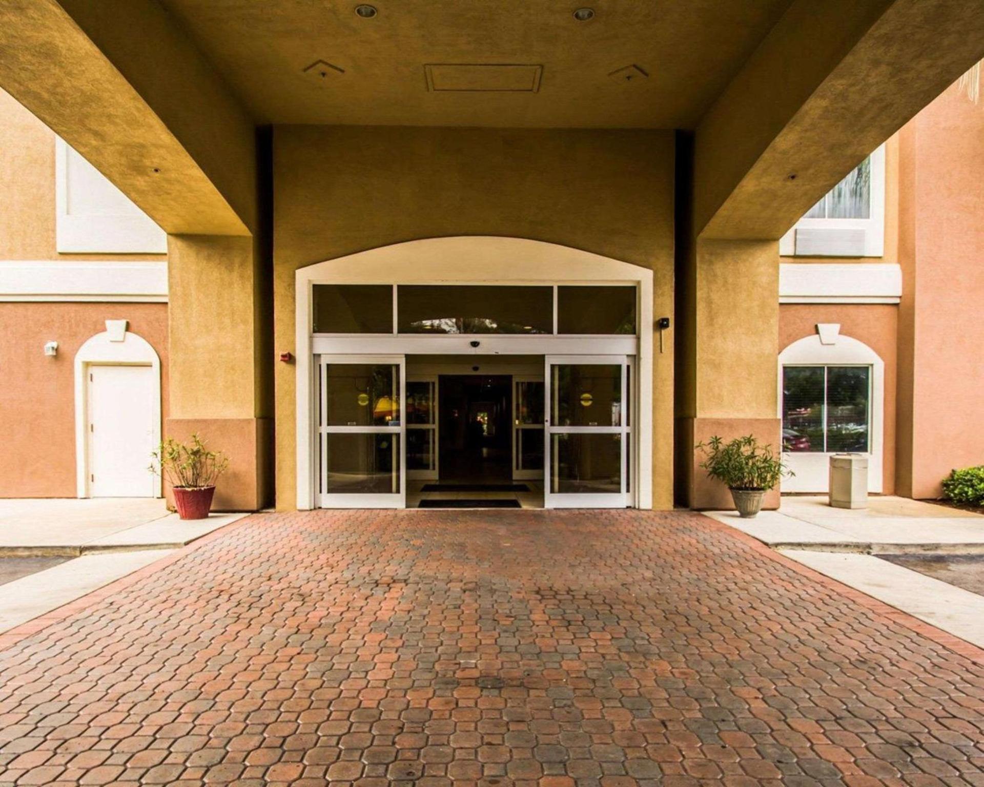 Sleep Inn & Suites Orlando International Airport photo 4