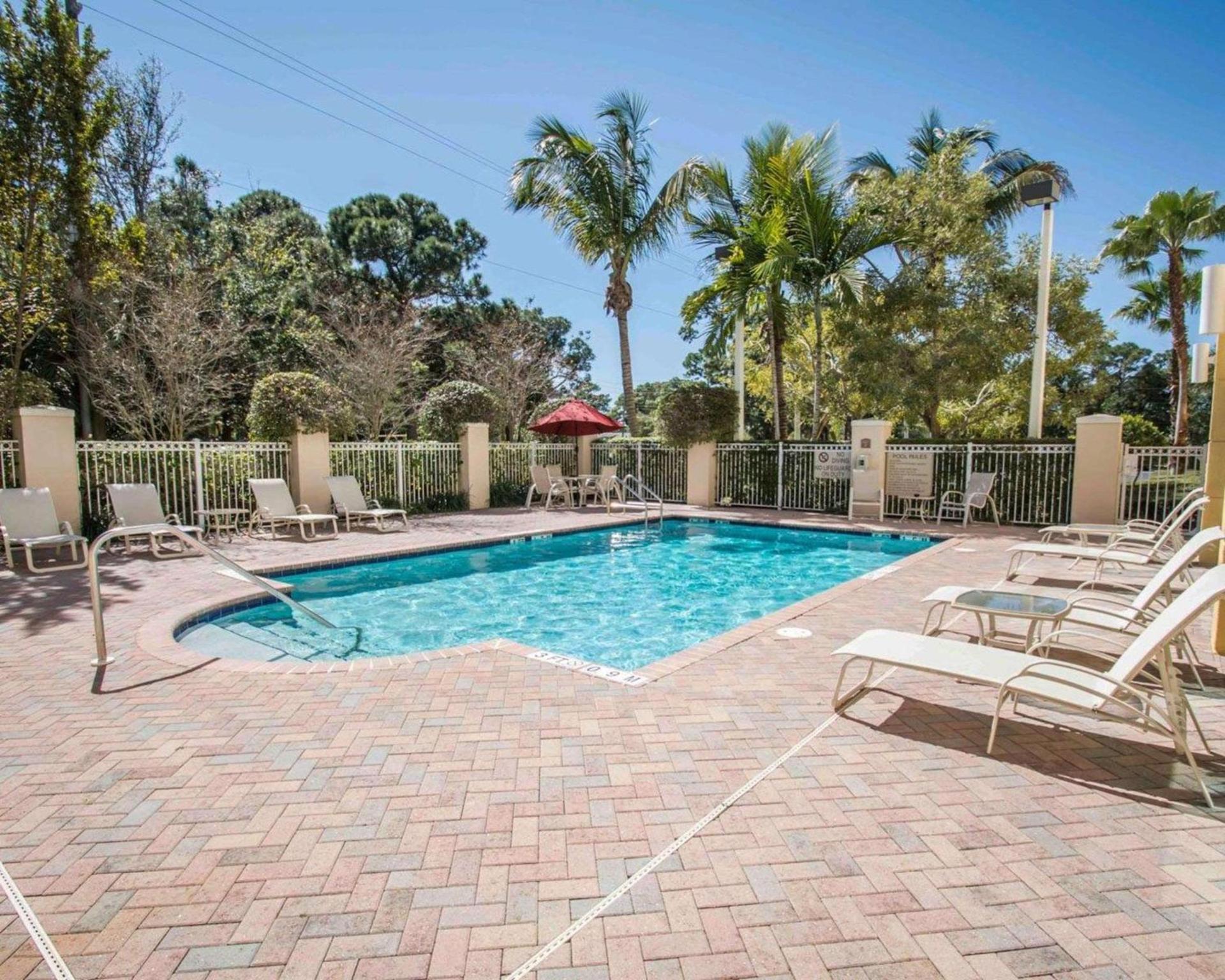 Comfort Inn & Suites Jupiter I-95 photo 22