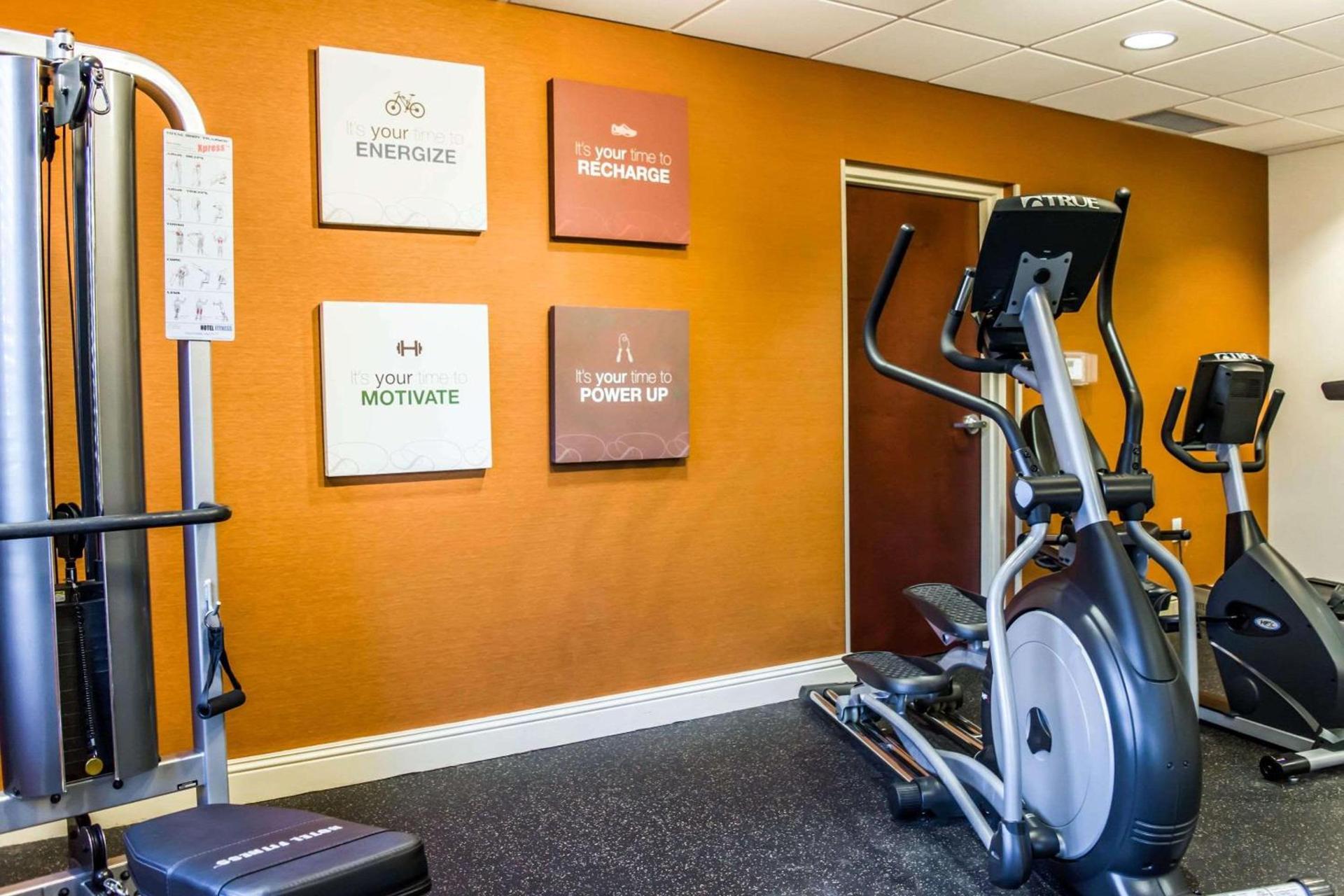 Comfort Suites Palm Bay - Melbourne photo 15