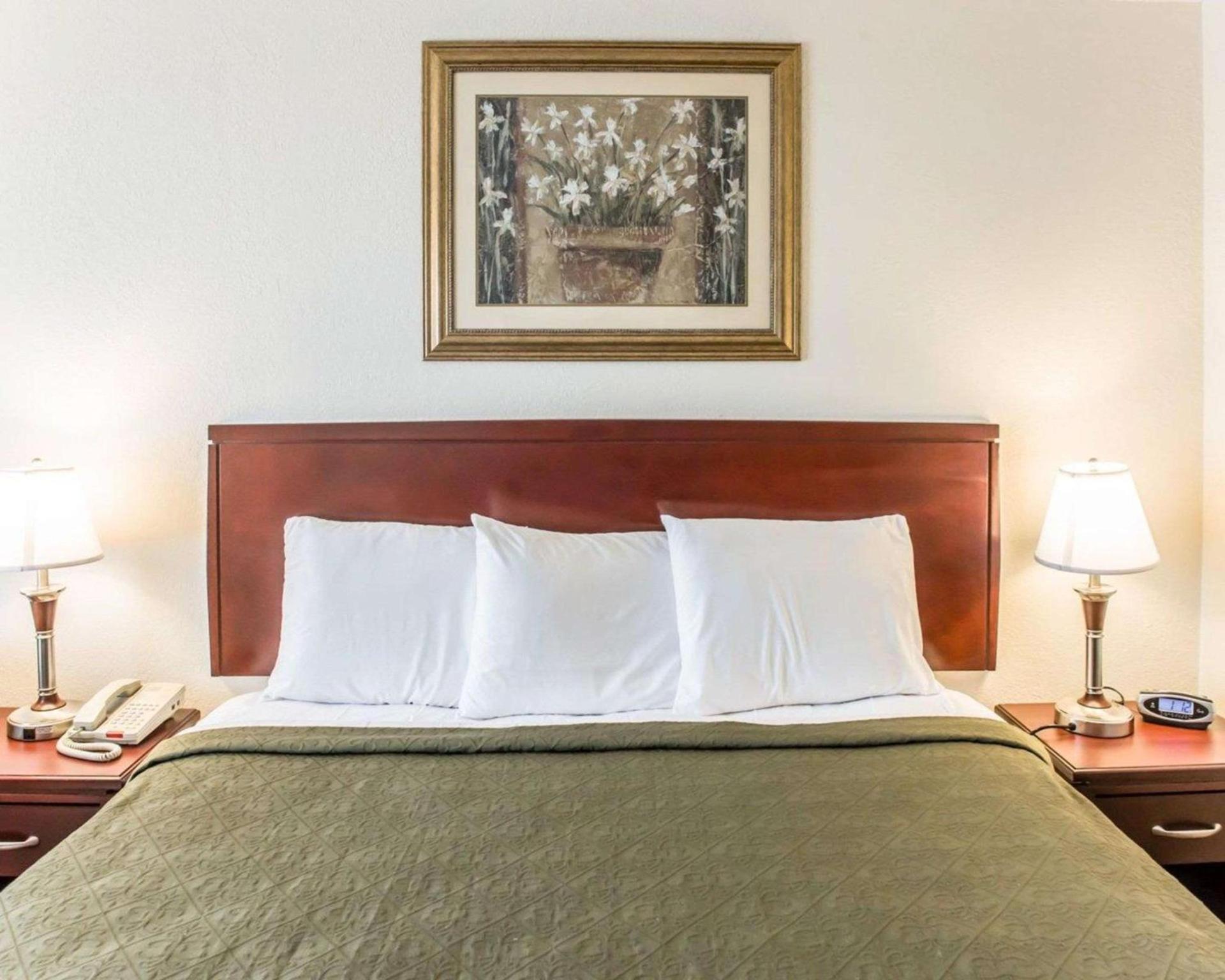 Econo Lodge Monticello photo 18