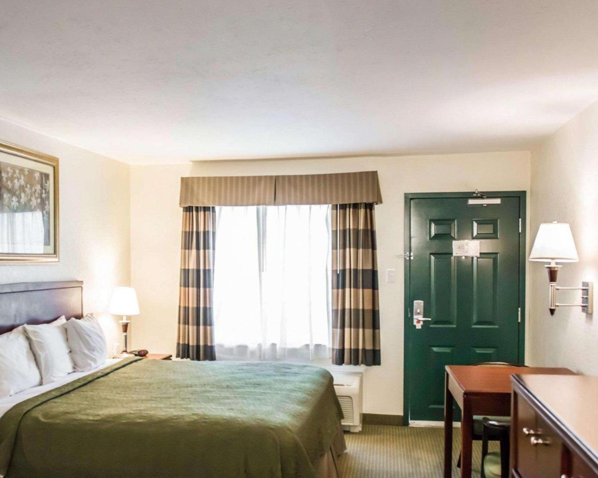 Econo Lodge Monticello photo 10