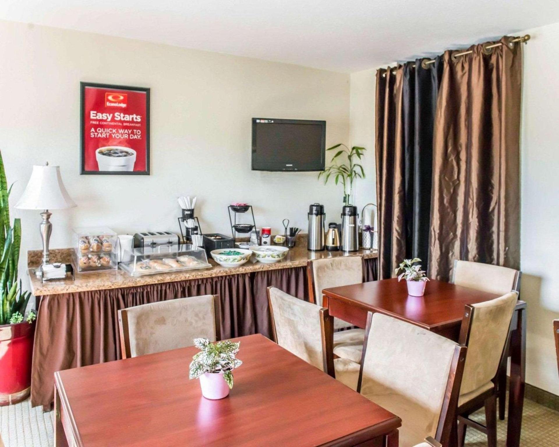 Econo Lodge Monticello photo 29