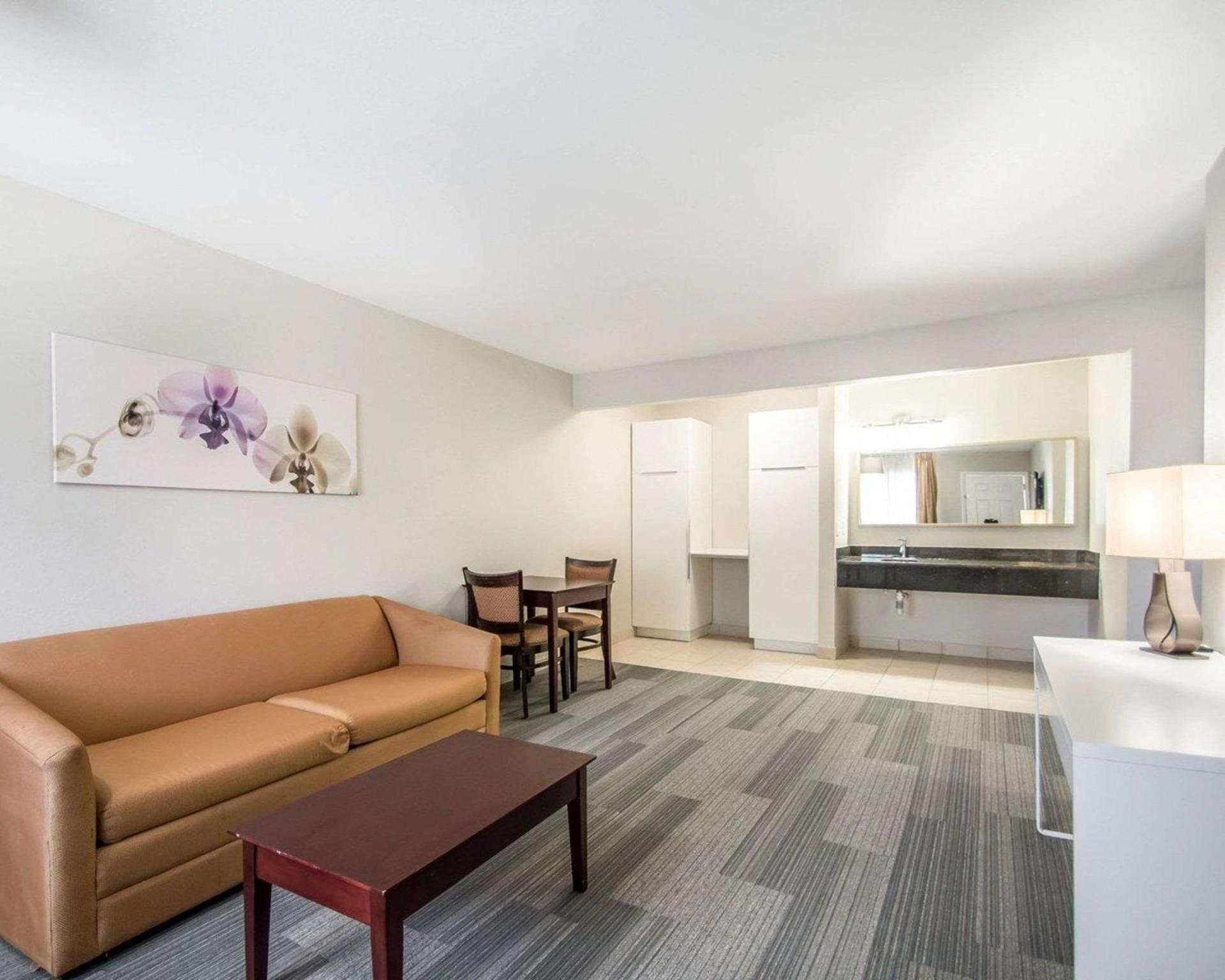 Quality Inn & Suites By the Parks photo 9