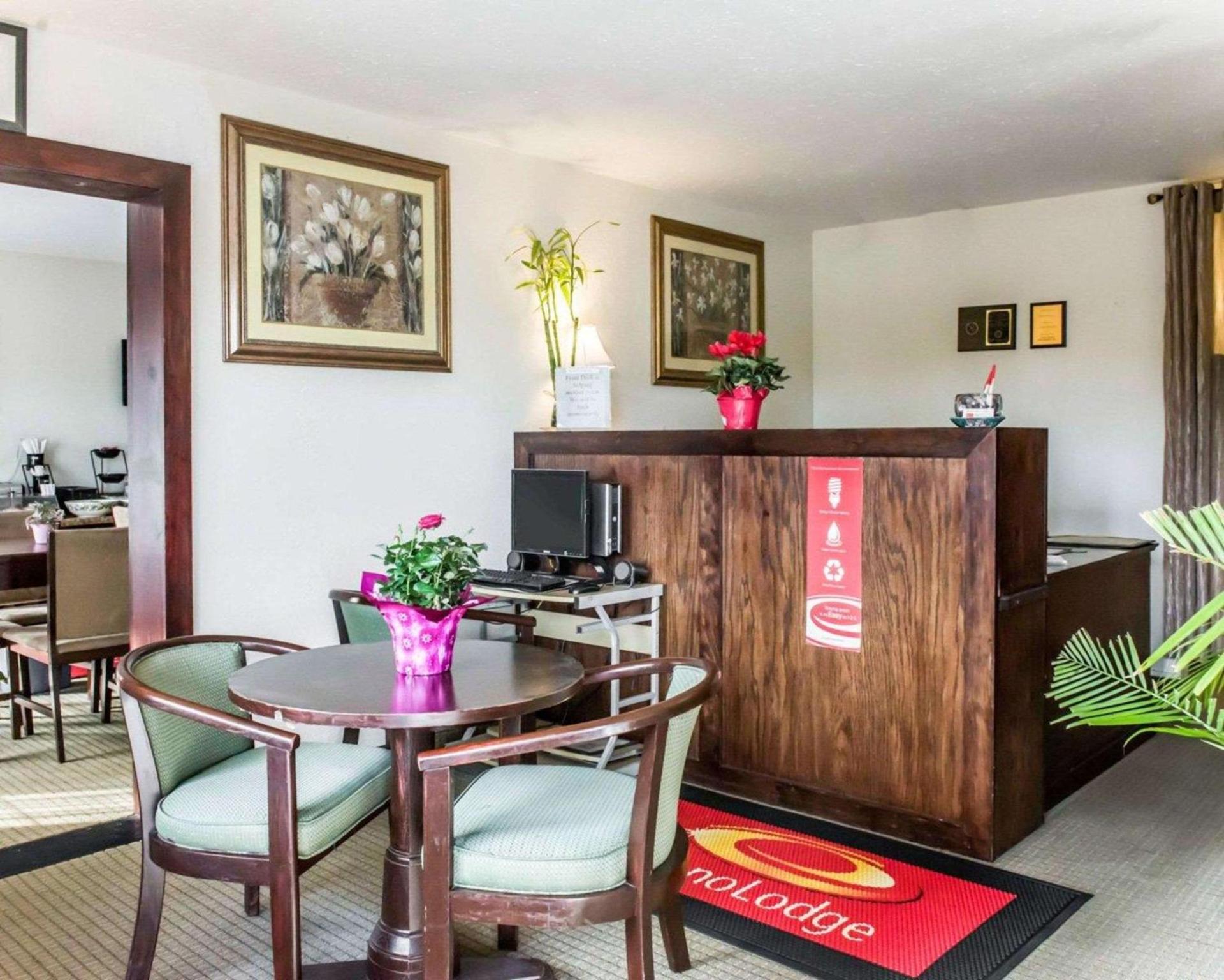 Econo Lodge Monticello photo 4