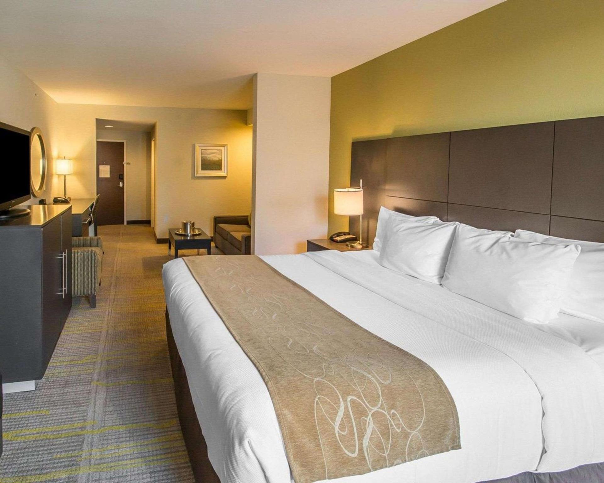 Comfort Suites Miami Airport North photo 30